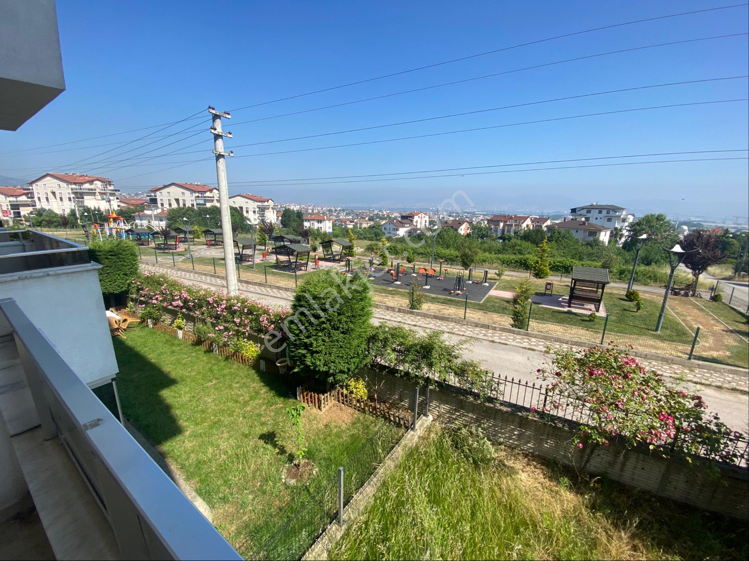 Gölcük Hisareyn'de Site İçi 4+1 Kiralık Bahçe Dubleks - Görsel 35