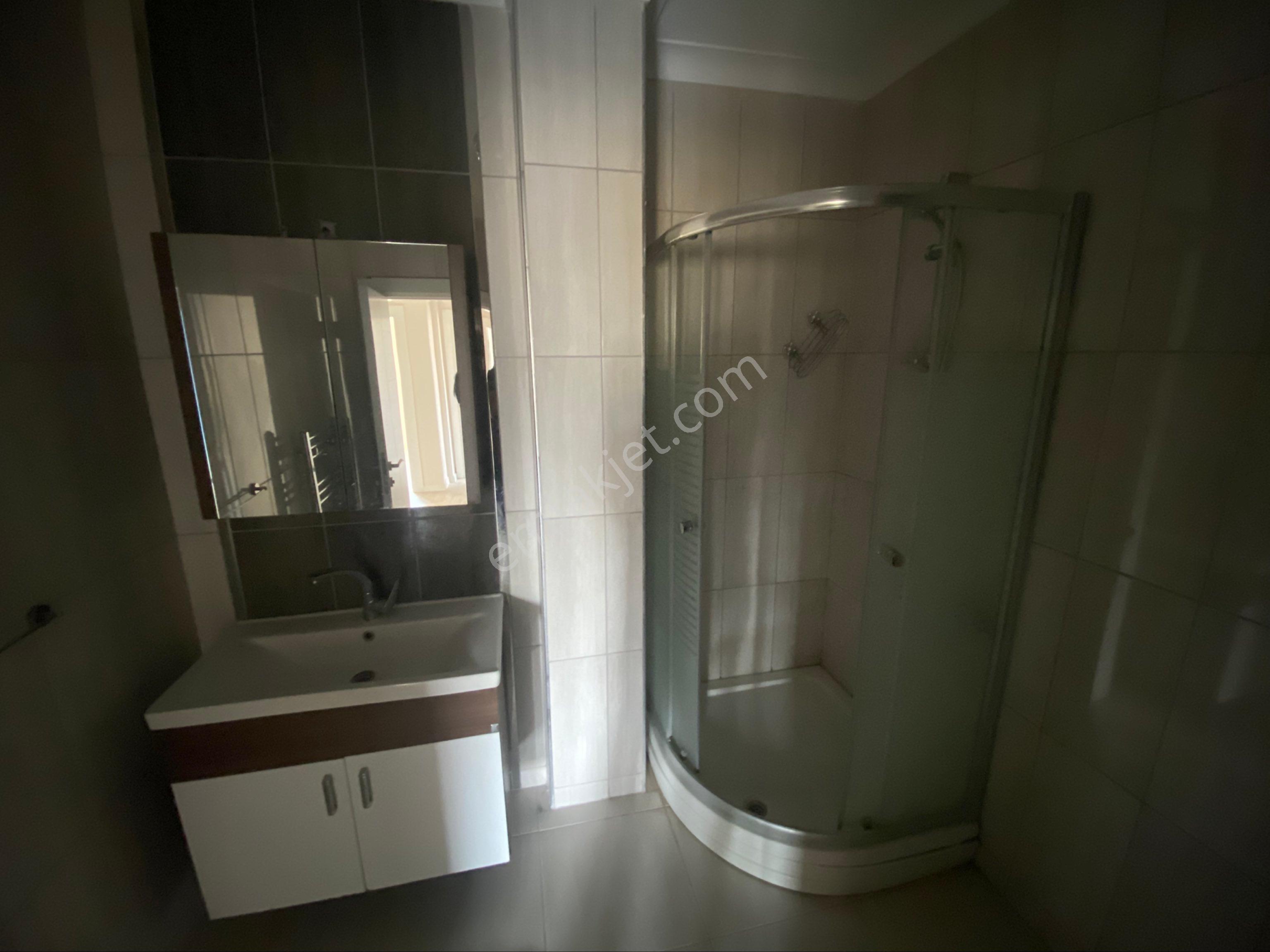 Gölcük Hisareyn'de Site İçi 4+1 Kiralık Bahçe Dubleks - Görsel 24