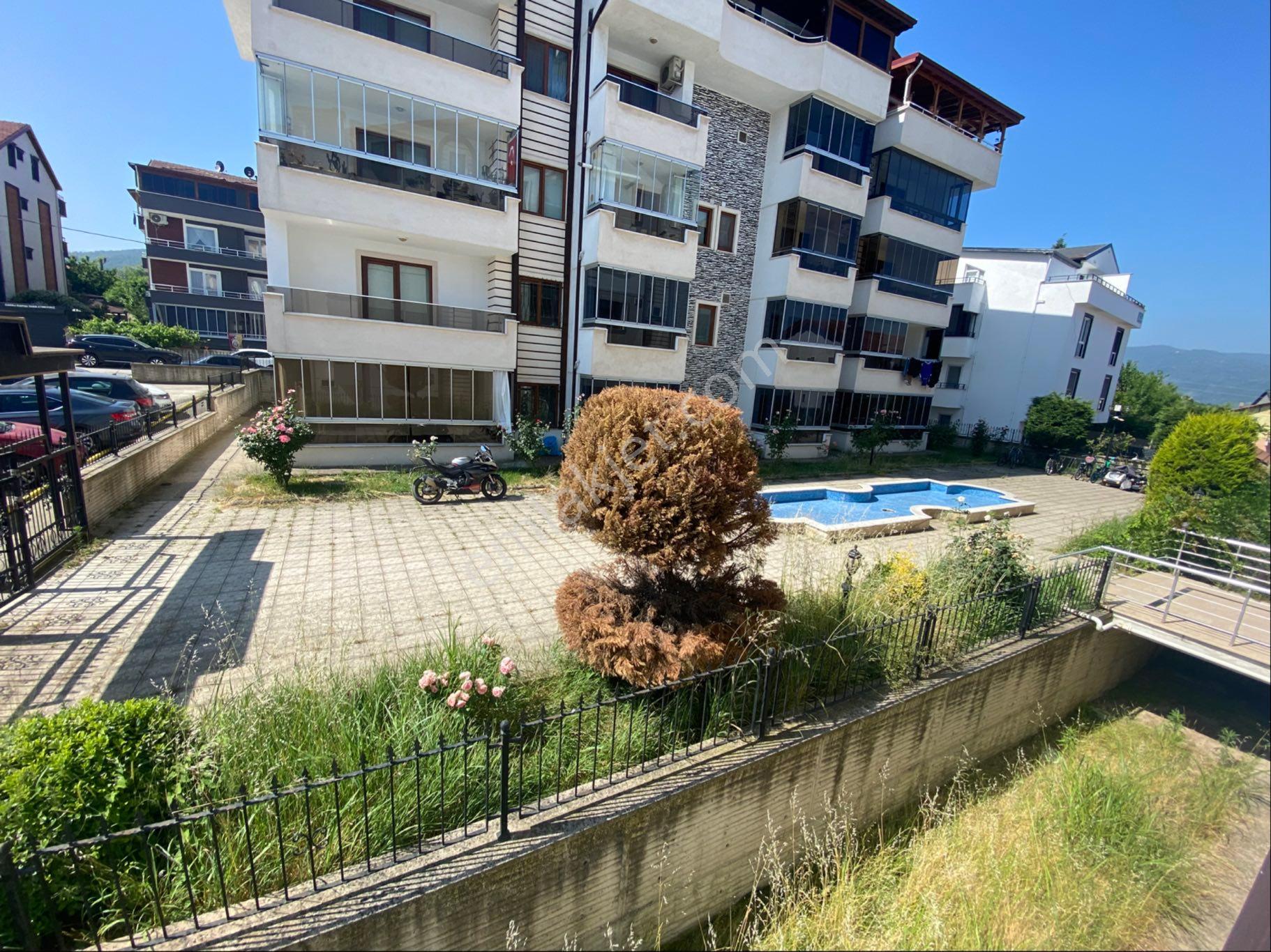 Gölcük Hisareyn'de Site İçi 4+1 Kiralık Bahçe Dubleks - Görsel 28