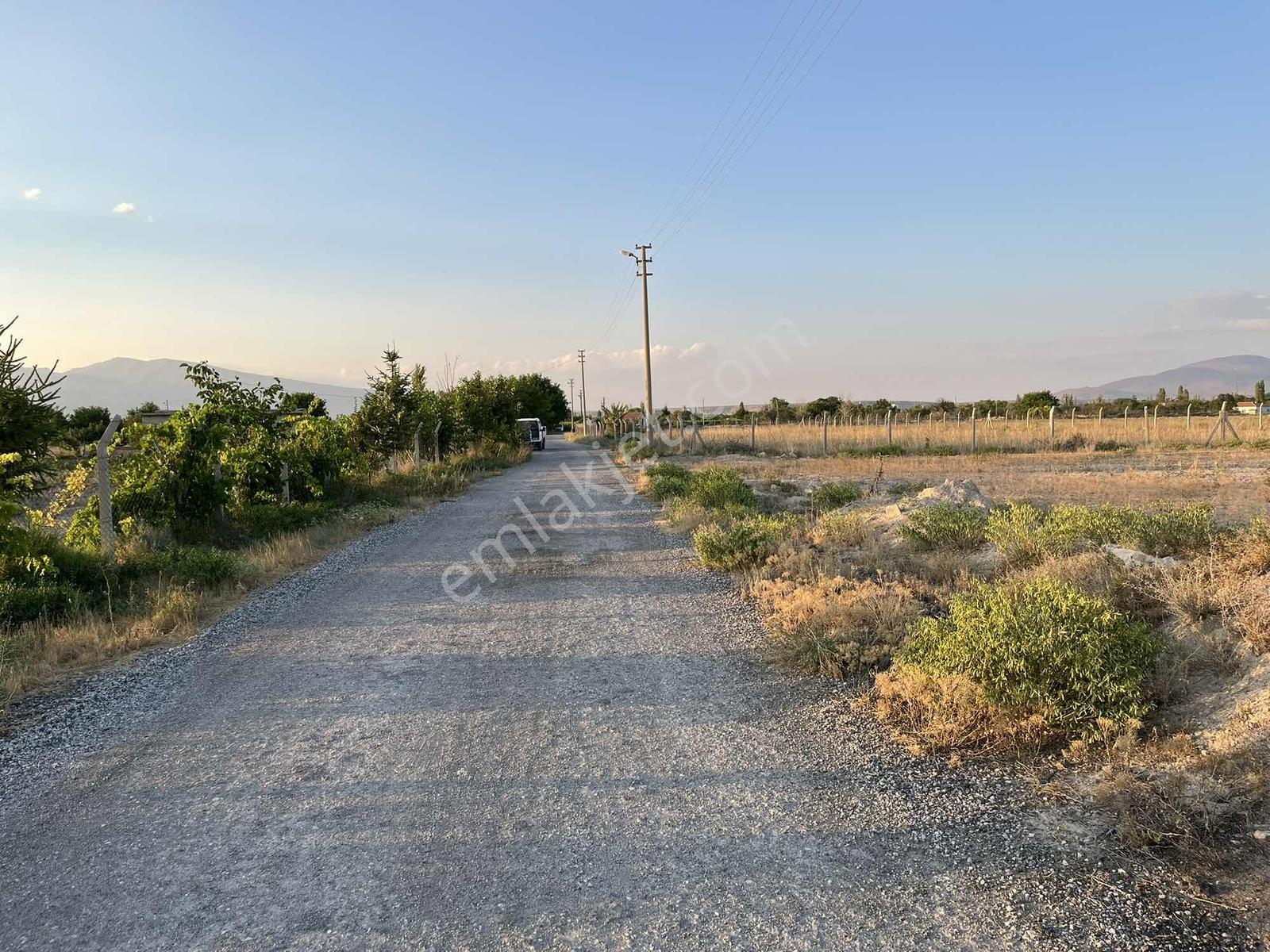 Kemerhisar Merkezde Sulu Verimli Arazi |yatırımlık 6104 M2 - Görsel 4