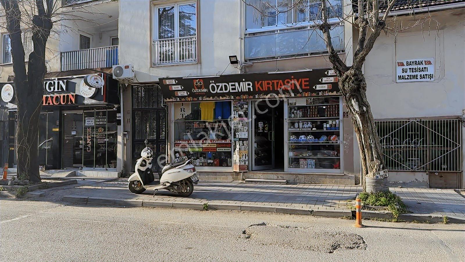 Kaşıkçıoğlu Okulu Karşısında 15 Yıllık Hazır Müşterili Kırtasiye