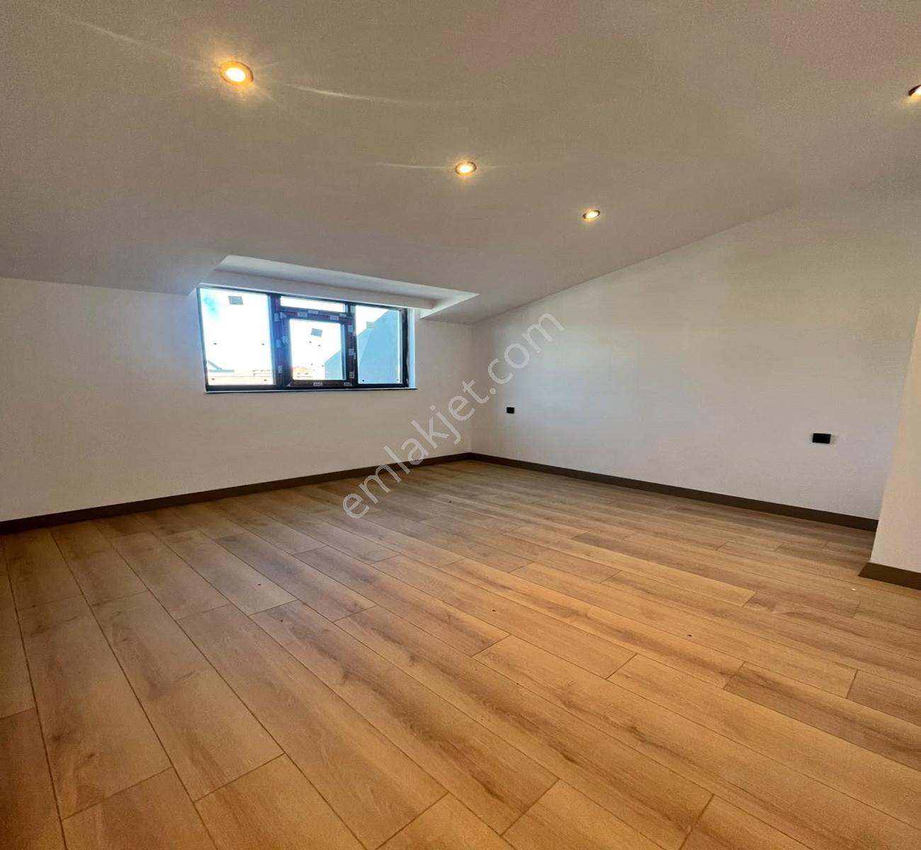 Kavaklı'nın En Güzel Noktasında Deniz Manzaralı 4+2 Dublex Daire - Görsel 10