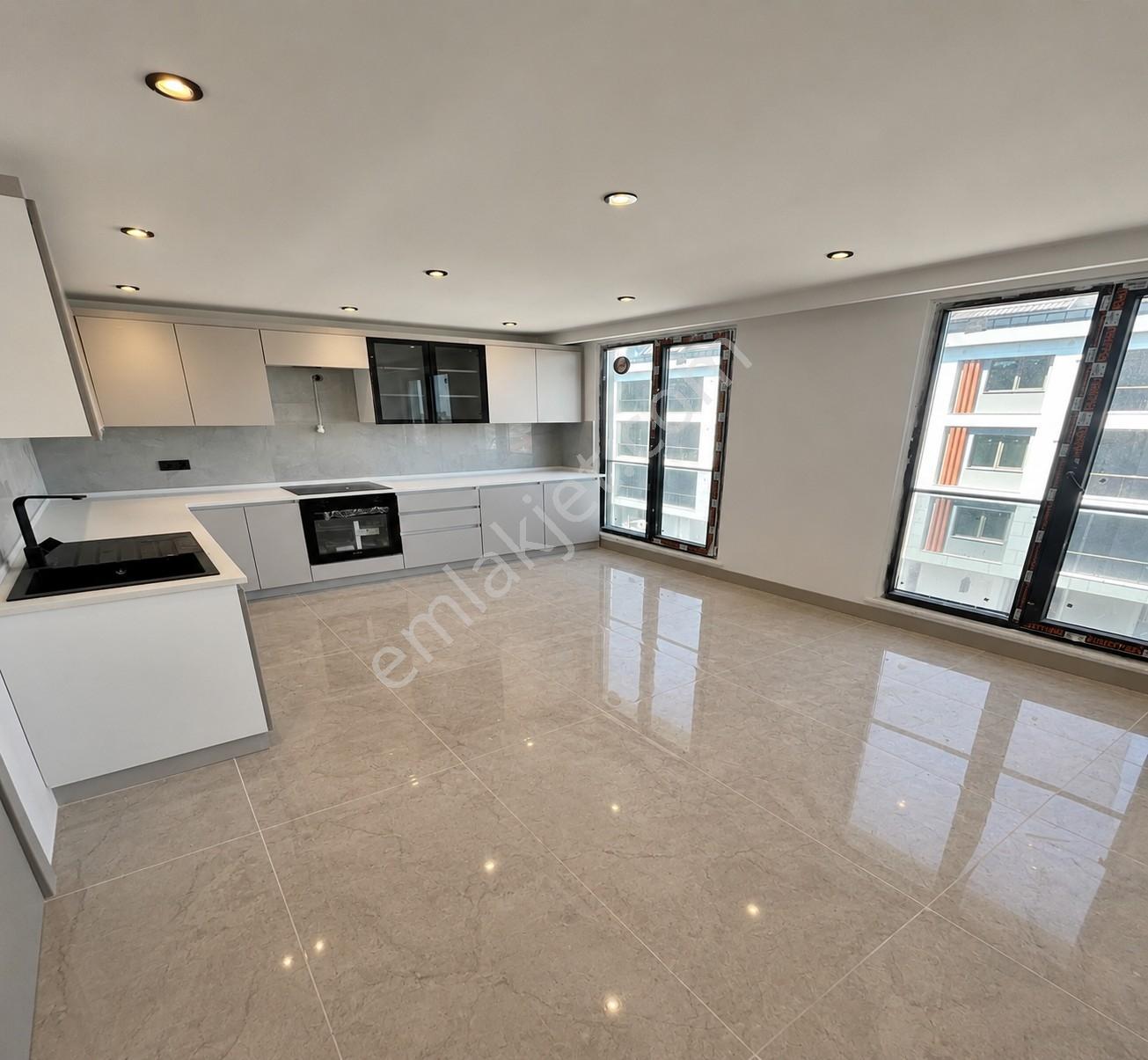Kavaklı'nın En Güzel Noktasında Deniz Manzaralı 4+2 Dublex Daire - Görsel 35