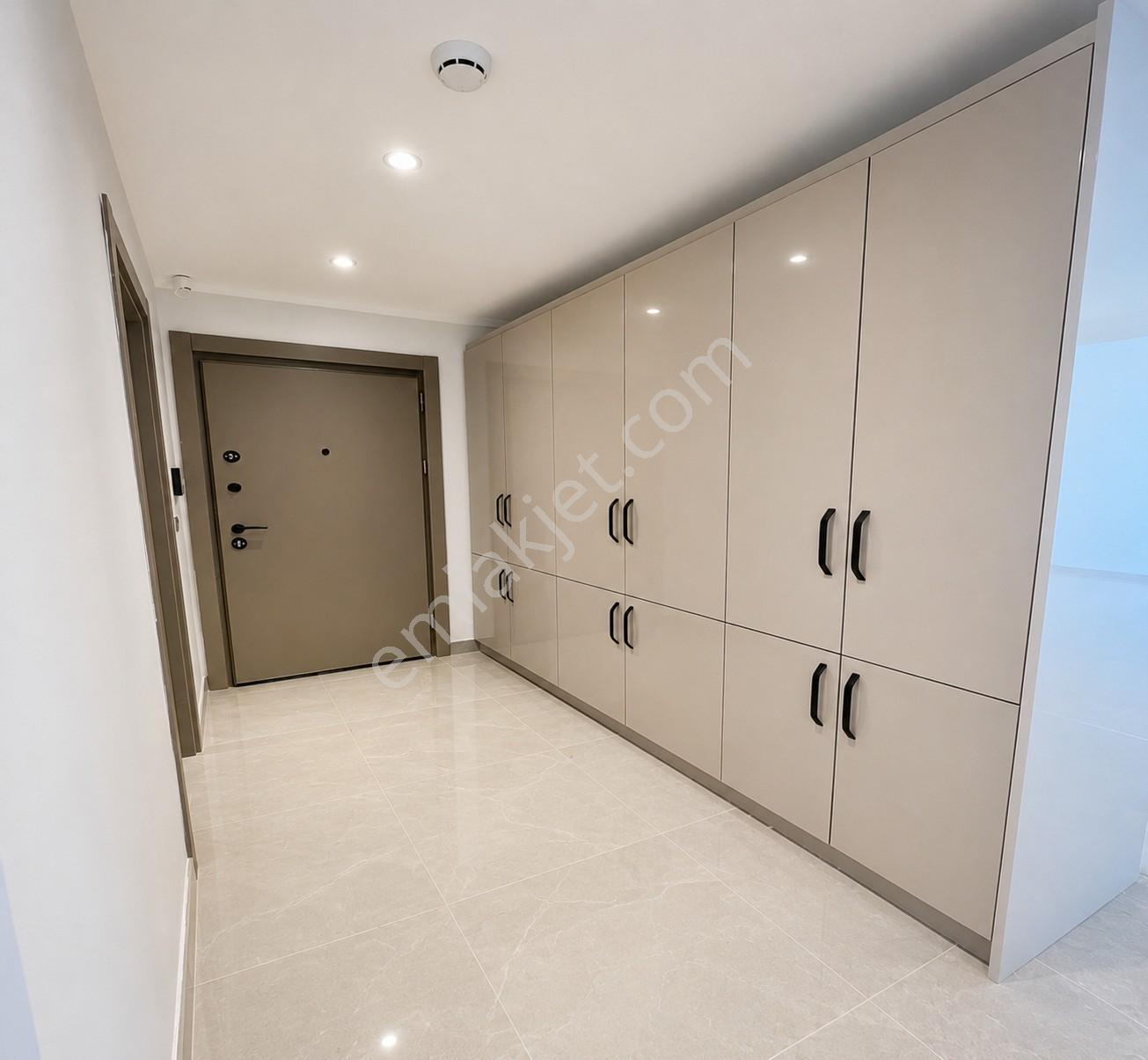 Kavaklı'nın En Güzel Noktasında Deniz Manzaralı 4+2 Dublex Daire - Görsel 15