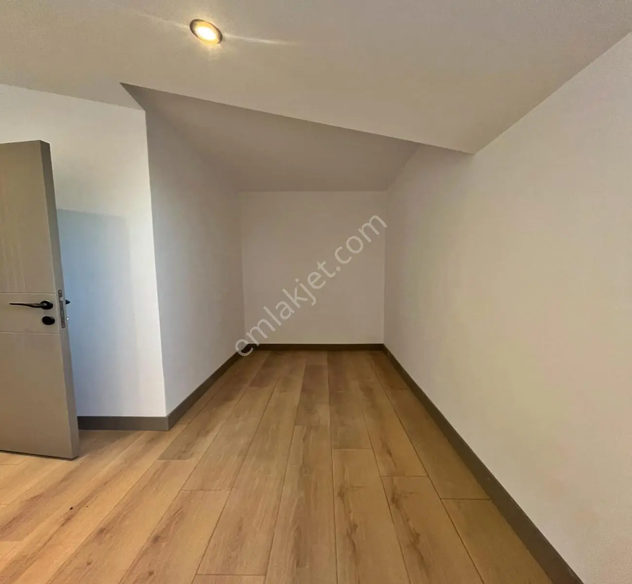 Kavaklı'nın En Güzel Noktasında Deniz Manzaralı 4+2 Dublex Daire - Görsel 4