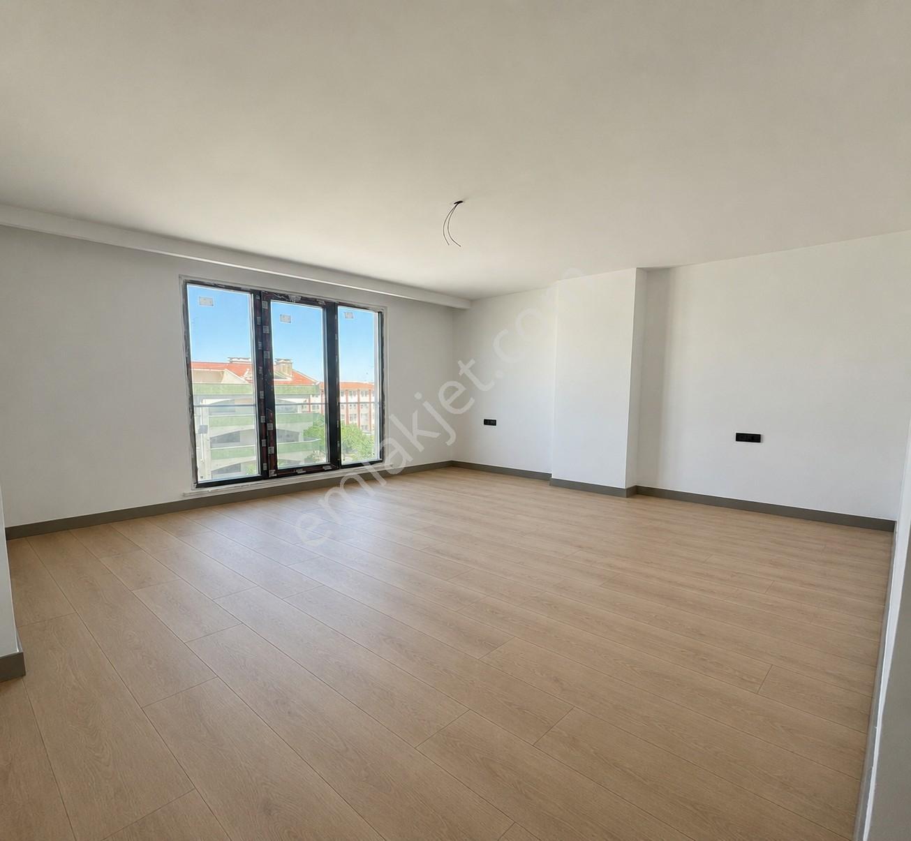Kavaklı'nın En Güzel Noktasında Deniz Manzaralı 4+2 Dublex Daire - Görsel 19