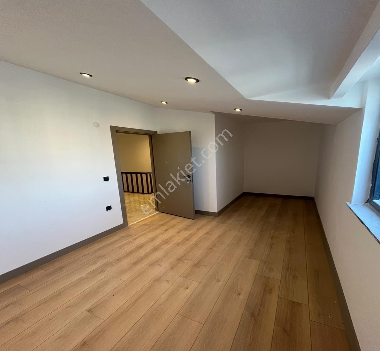 Kavaklı'nın En Güzel Noktasında Deniz Manzaralı 4+2 Dublex Daire - Görsel 33