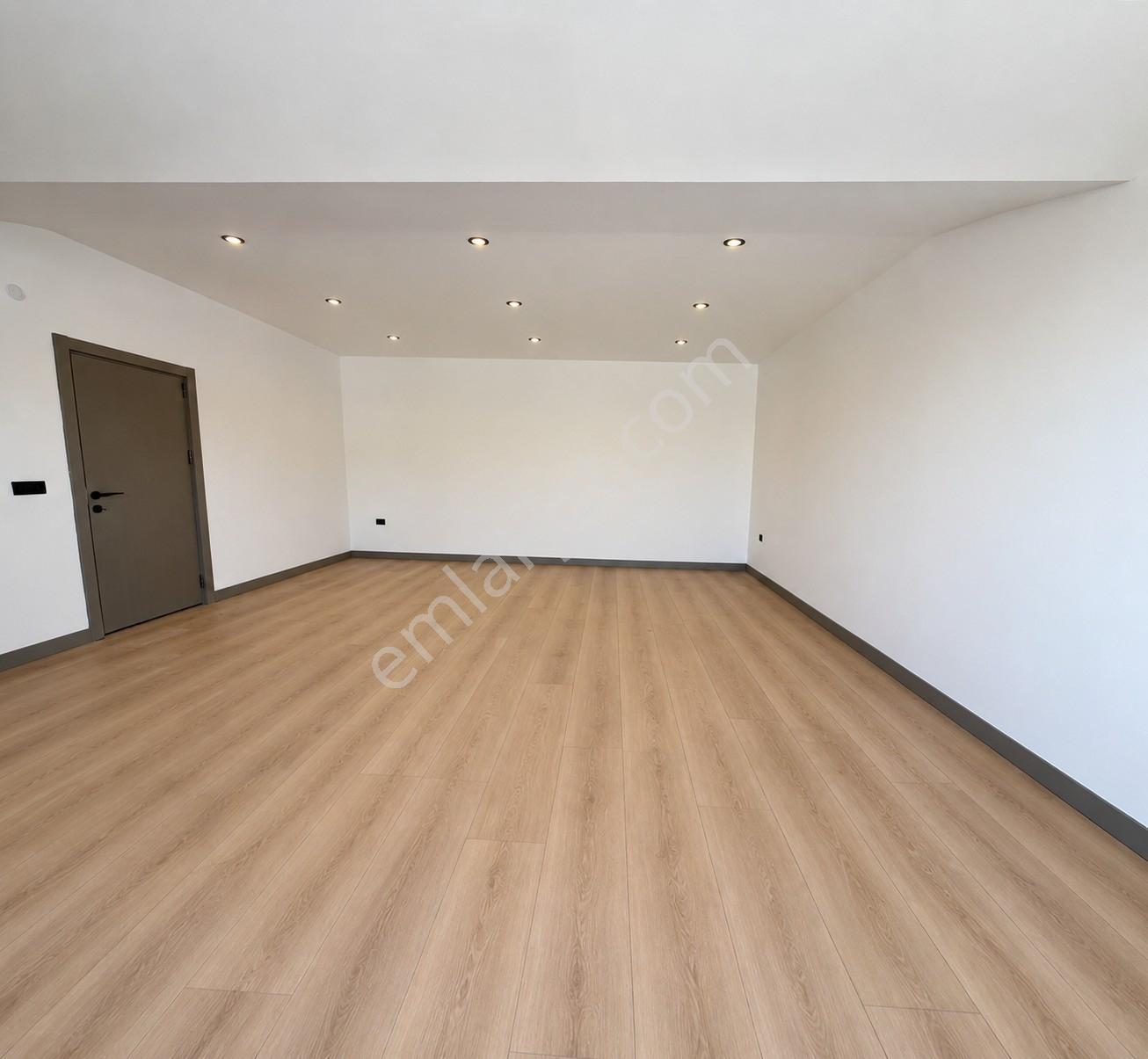 Kavaklı'nın En Güzel Noktasında Deniz Manzaralı 4+2 Dublex Daire - Görsel 12