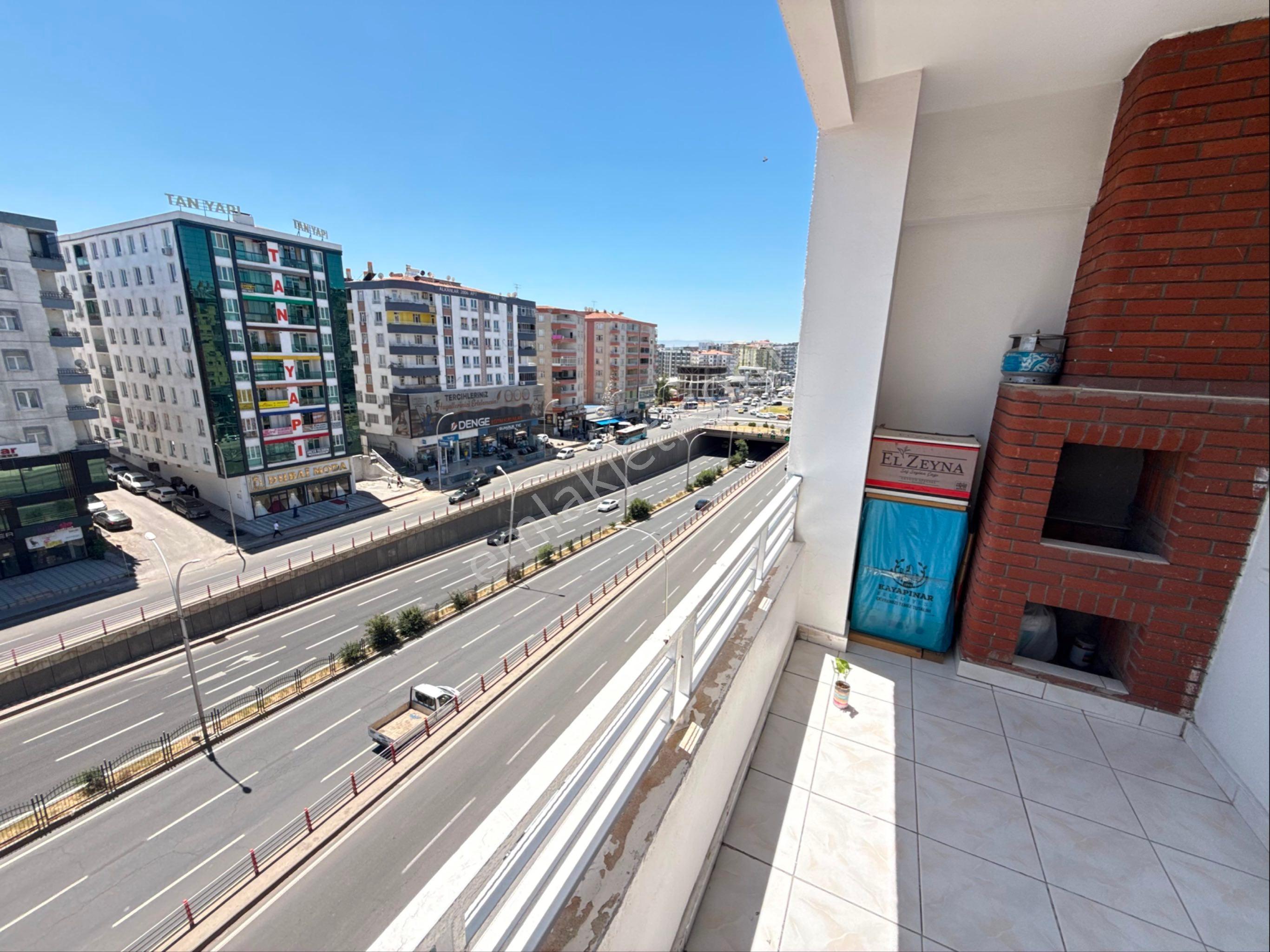 Urfa Yolunda Cadde Üzeri Acil Satılık 3+1 Daire - Görsel 8