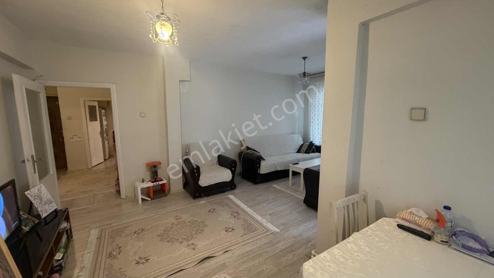 Kirazlıda Site İçerisinde 2+1 85 M2 Balkonlu Geniş Daire - Görsel 19