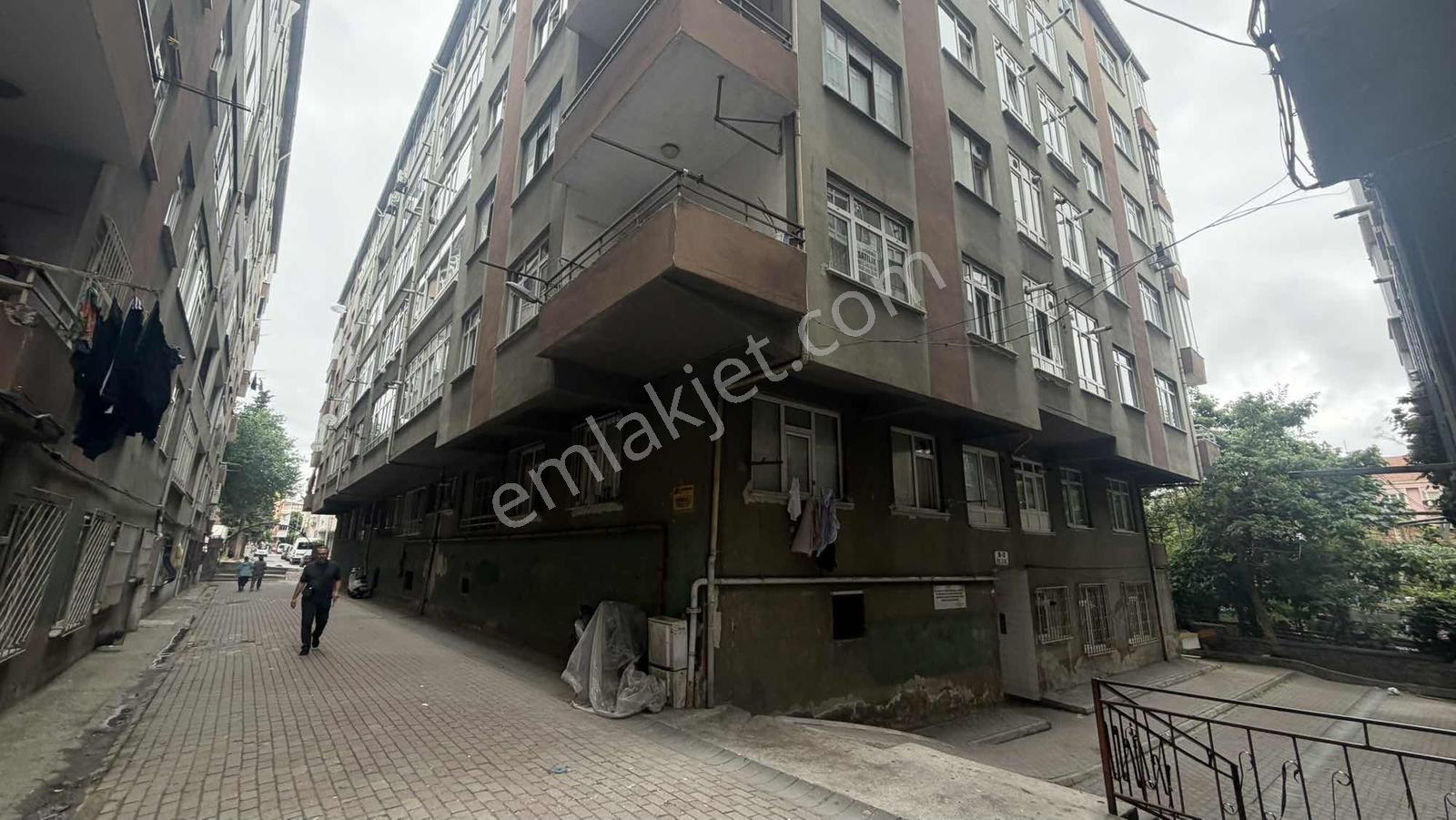 Kirazlıda Site İçerisinde 2+1 85 M2 Balkonlu Geniş Daire - Görsel 17