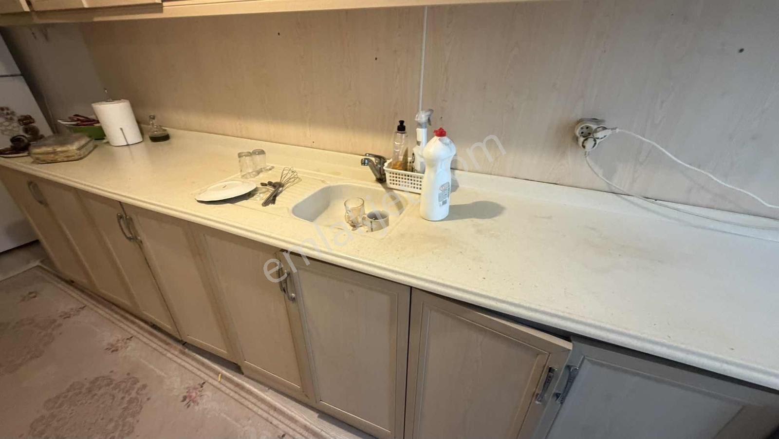 Kirazlıda Site İçerisinde 2+1 85 M2 Balkonlu Geniş Daire - Görsel 4