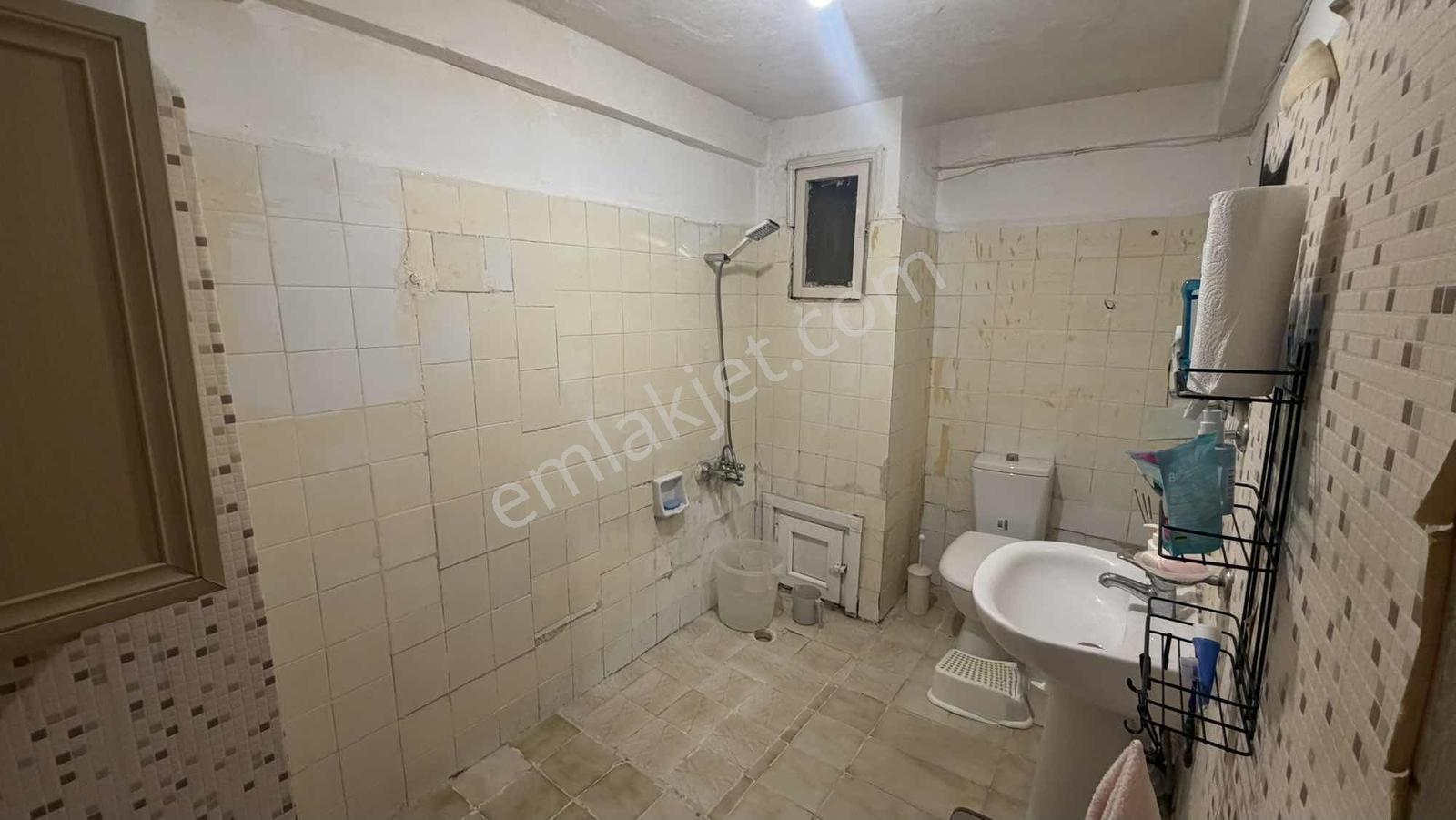 Kirazlıda Site İçerisinde 2+1 85 M2 Balkonlu Geniş Daire - Görsel 8