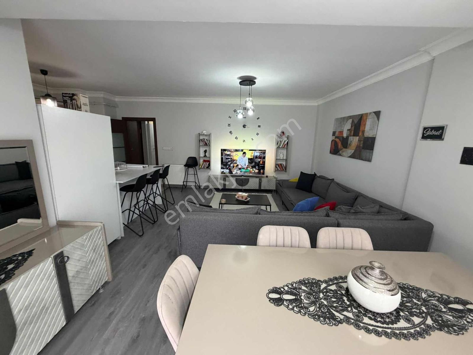 Muhittin Mahallesin De Site İçi 2+1 Satılık Daire