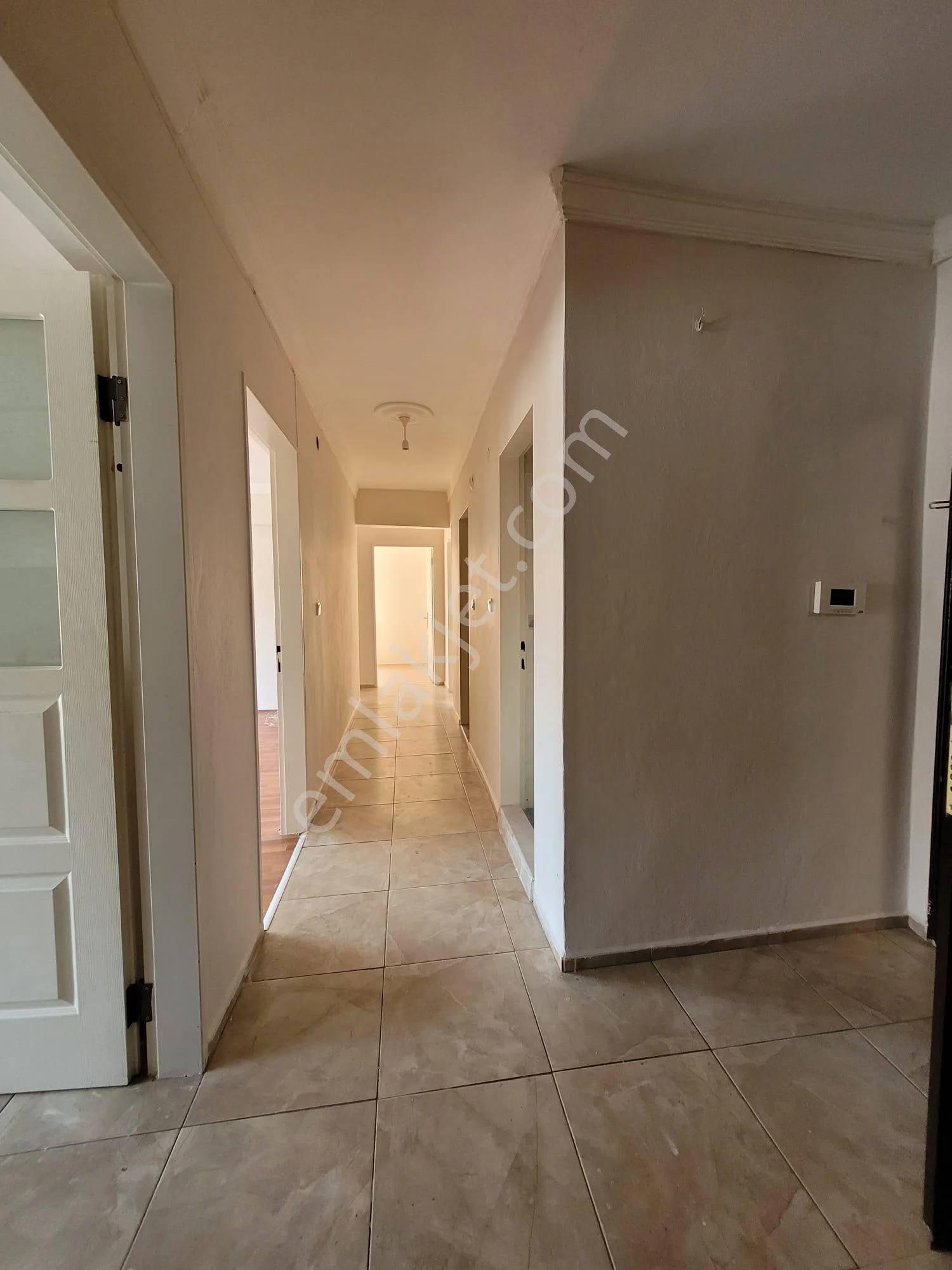 Çiğli Yenimahalle De Muhteşem Konumda 3+1 Kiralık Daire