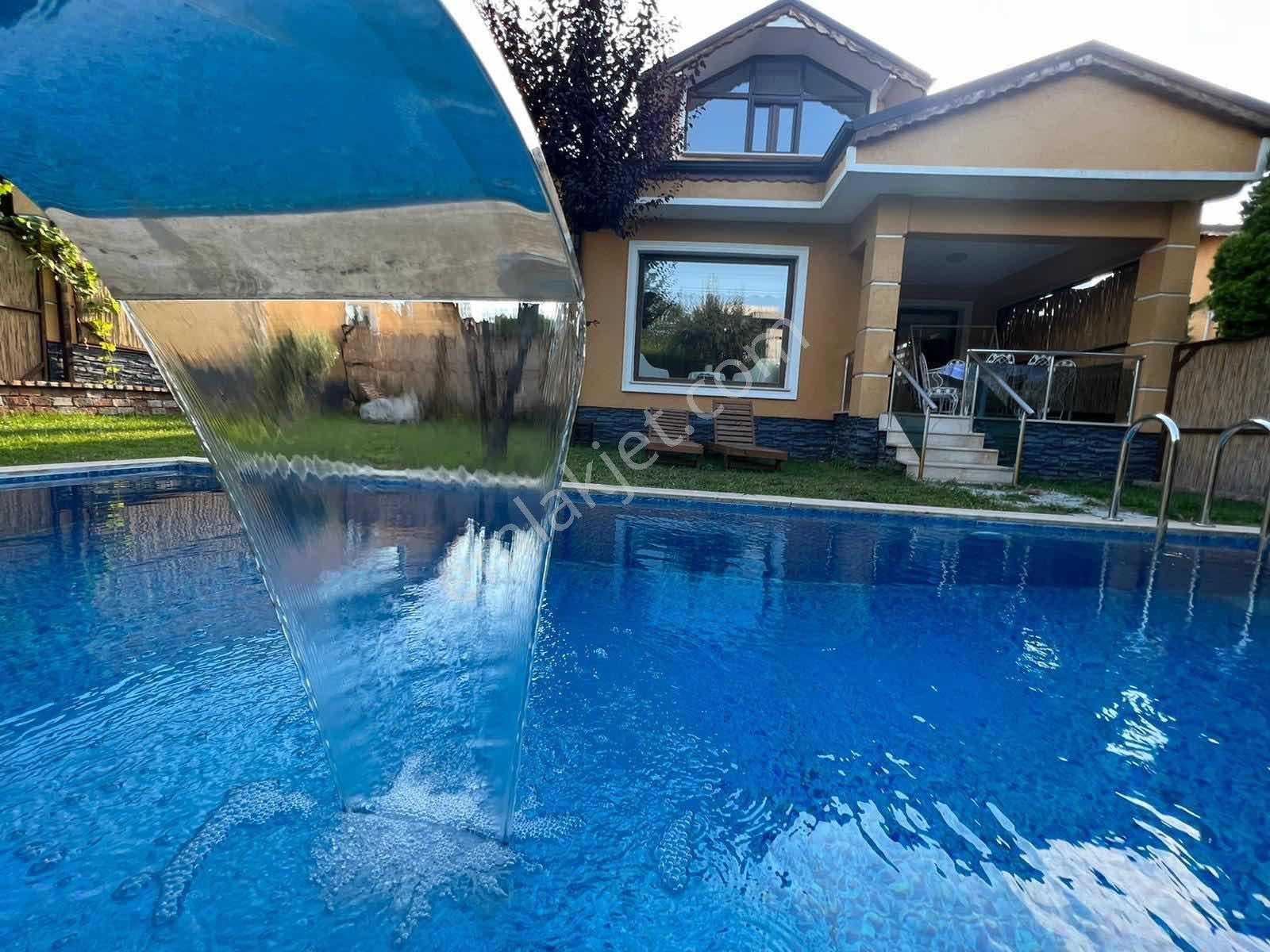 Sapanca Kırkpınar'da Eşyalı Havuzlu Bahçeli Villa - Görsel 11