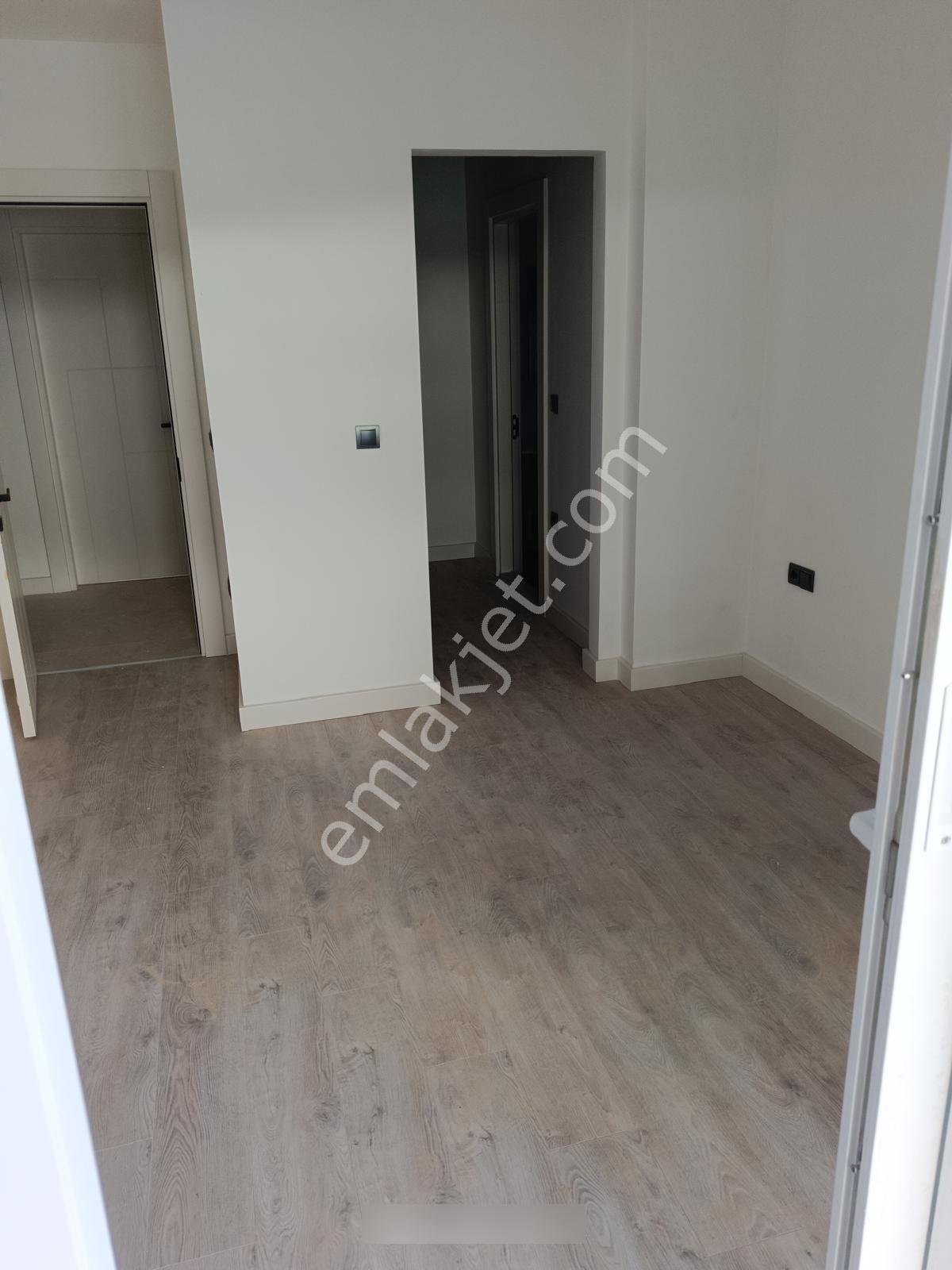 Kuşadası Değirmendere'de Kombili Havuzlu Site İçinde Kiralık Daire - Görsel 14
