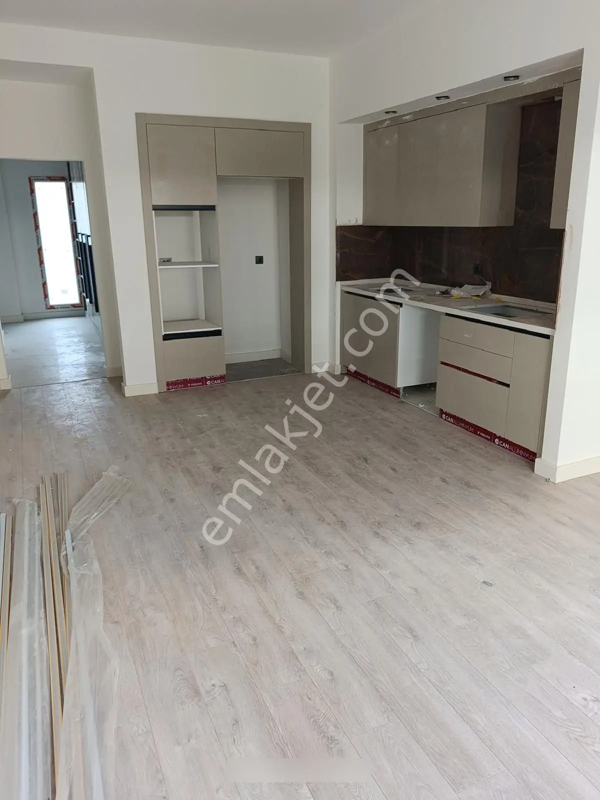 Kuşadası Değirmendere'de Kombili Havuzlu Site İçinde Kiralık Daire - Görsel 2