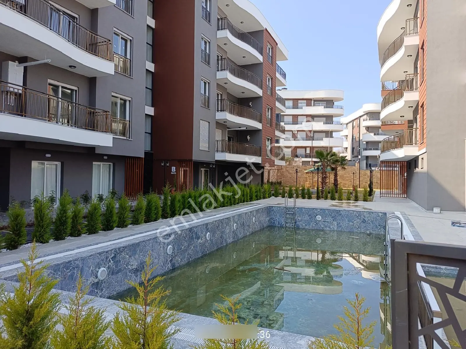Kuşadası Değirmendere'de Kombili Havuzlu Site İçinde Kiralık Daire - Görsel 19