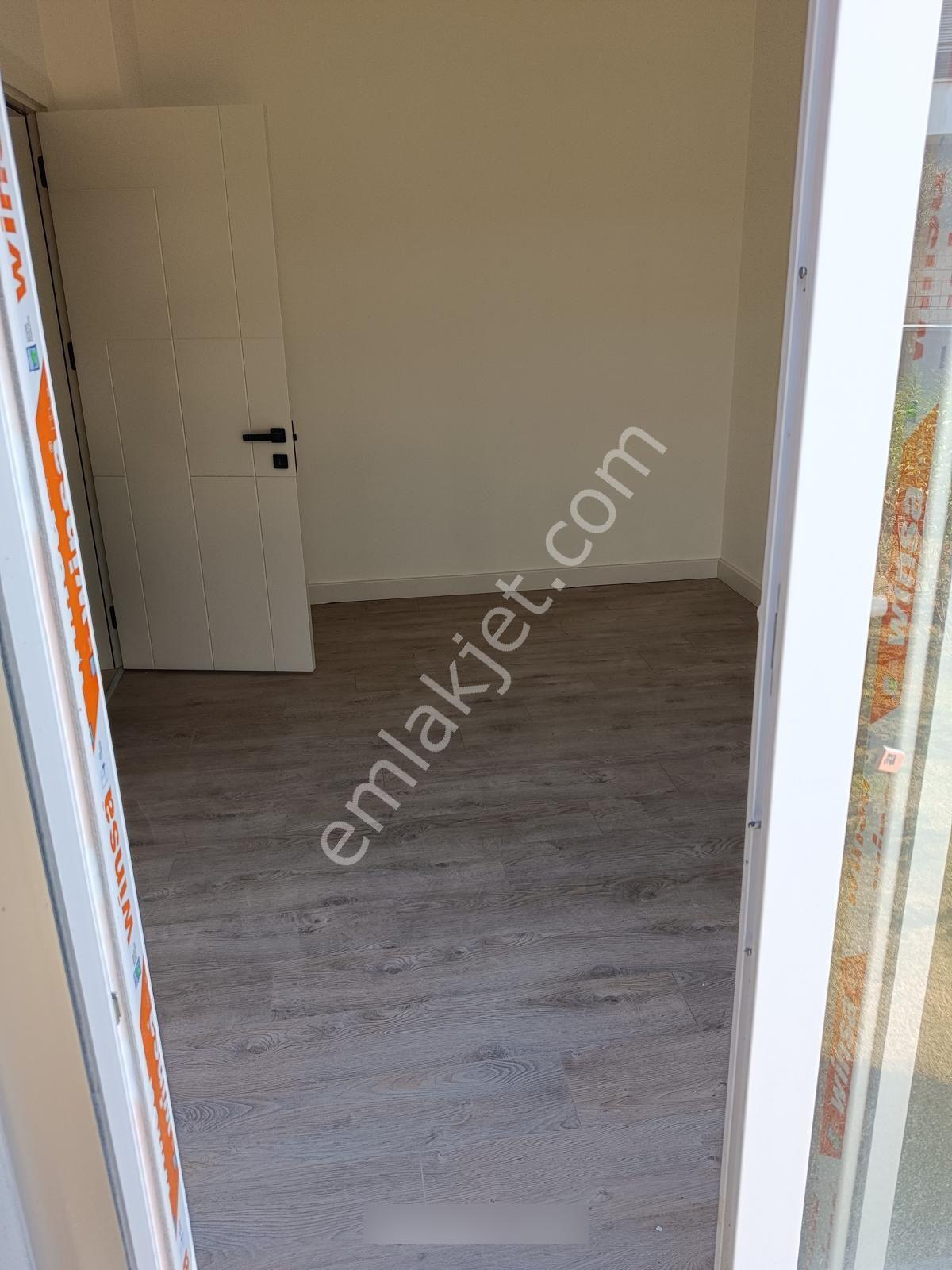 Kuşadası Değirmendere'de Kombili Havuzlu Site İçinde Kiralık Daire - Görsel 18