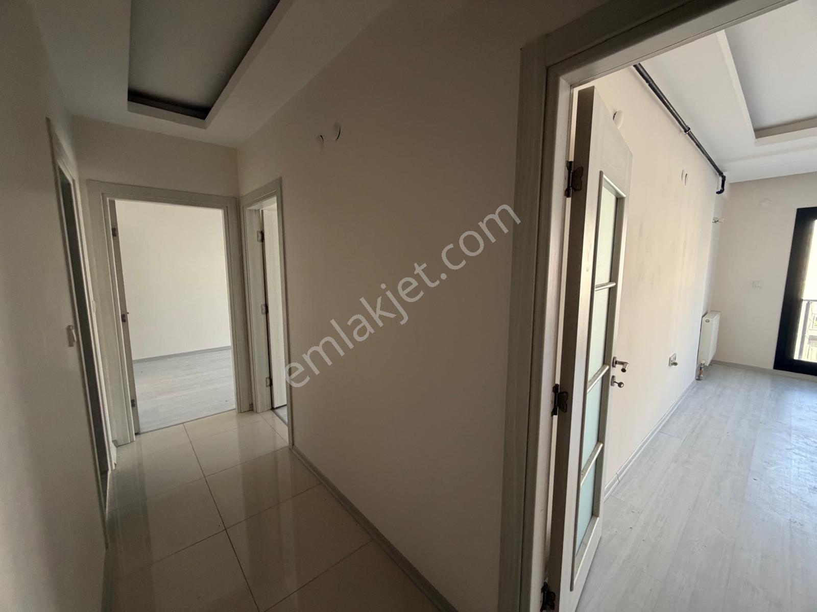 İzmir Karşıyaka Bostanlı'da Nezih Bir Apartman Kiralık 2+1 Daire - Görsel 16