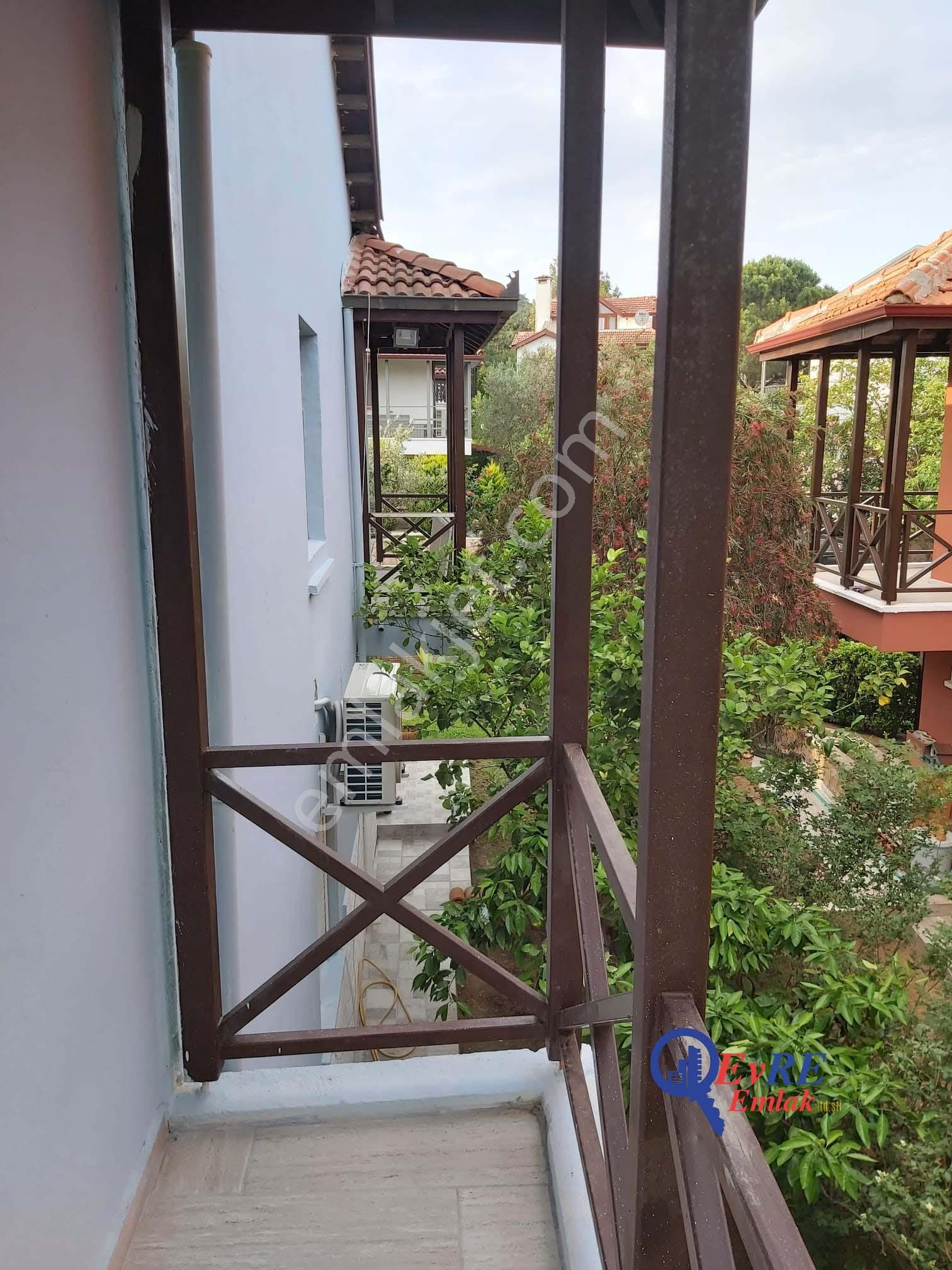 Evre Emlaktan Murat Reis Koyunda Sezonluk Eşyalı Kiralık 3+1 Villa - Görsel 15
