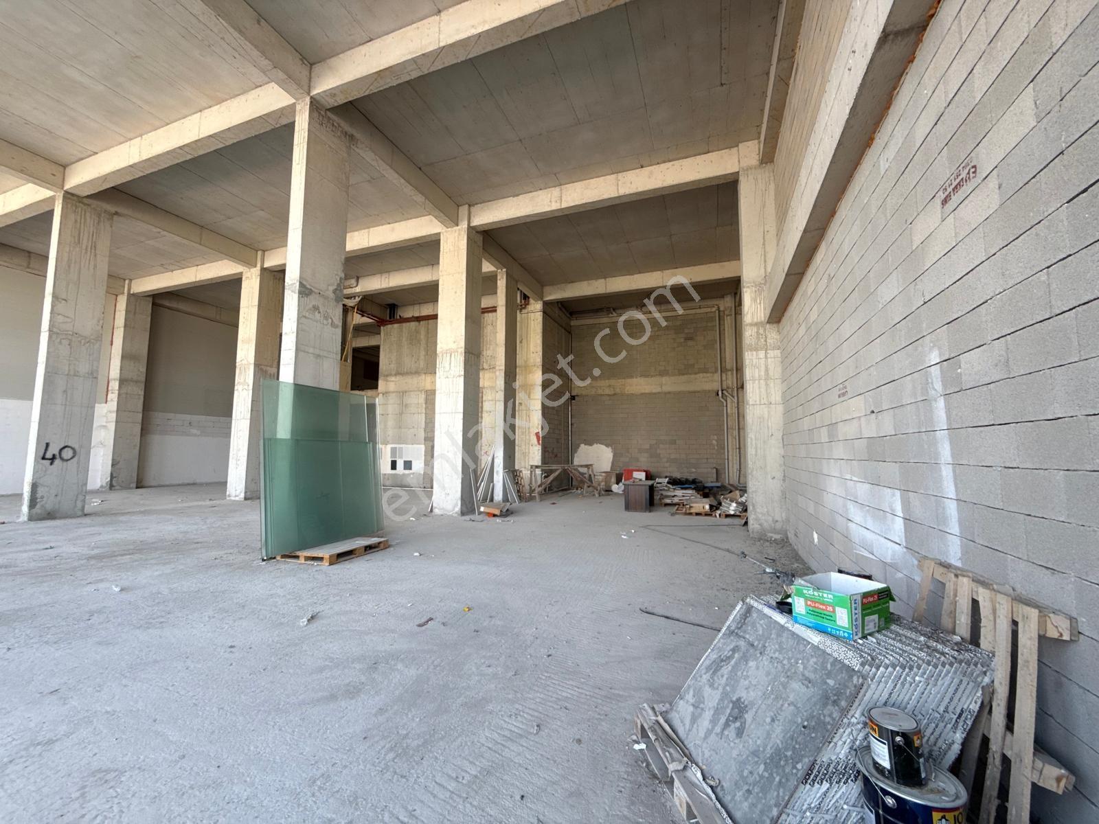 Bağlıca Bulvarı Üzeri Qule İş Merkezinde Kiralık Dükkan - Görsel 3