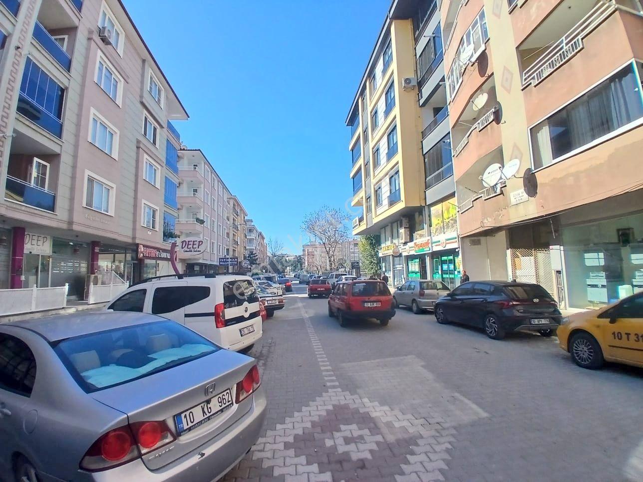 ▇camivasat'ta Merkezi Konumda Ön Cephe Geniş Teraslı 5+1 Dublex - Görsel 21