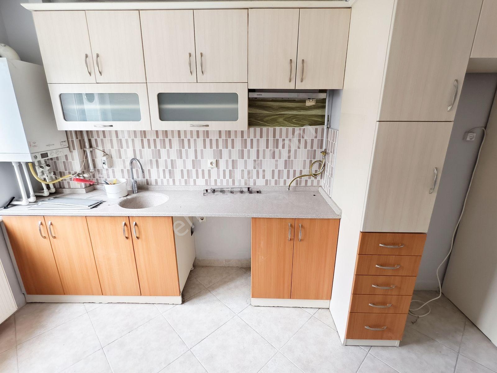 Pera'dan Ali Rıza Efendi Bulvar Üzeri Geniş Kiralık 3+1 Daire - Görsel 13