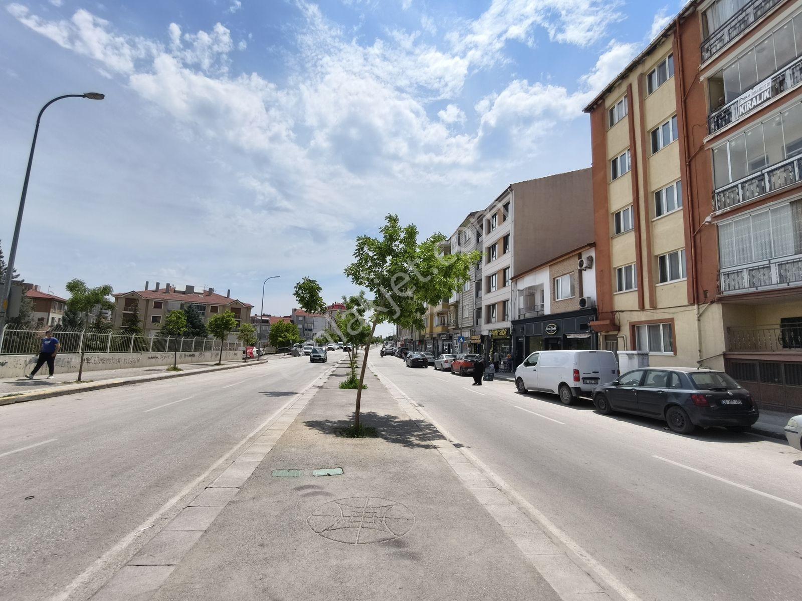Pera'dan Ali Rıza Efendi Bulvar Üzeri Geniş Kiralık 3+1 Daire - Görsel 3