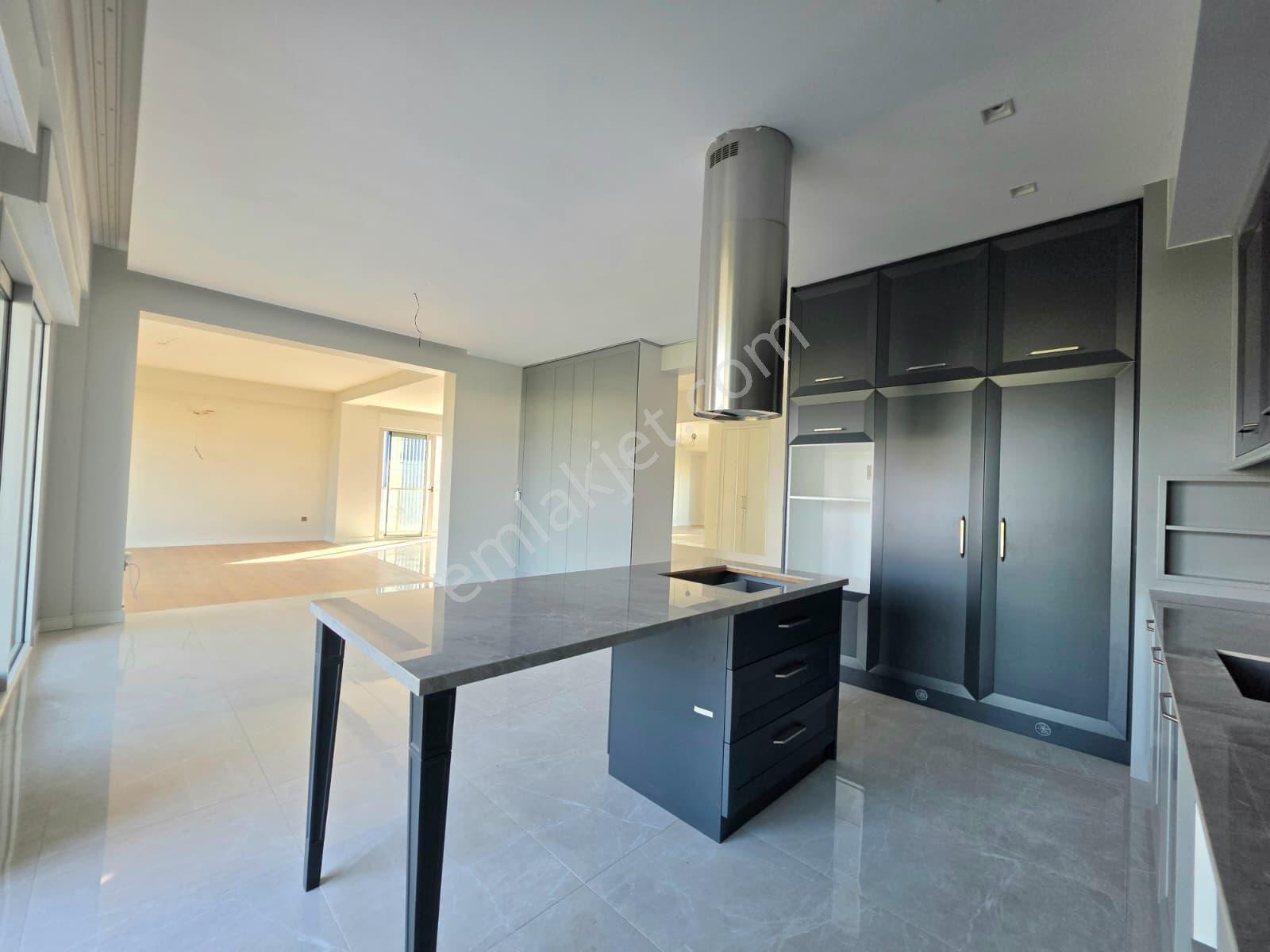 Park Marine'de Doğa Ve Şehir Manzaralı 215 M² Ara Kat 4,5+1 - Görsel 12
