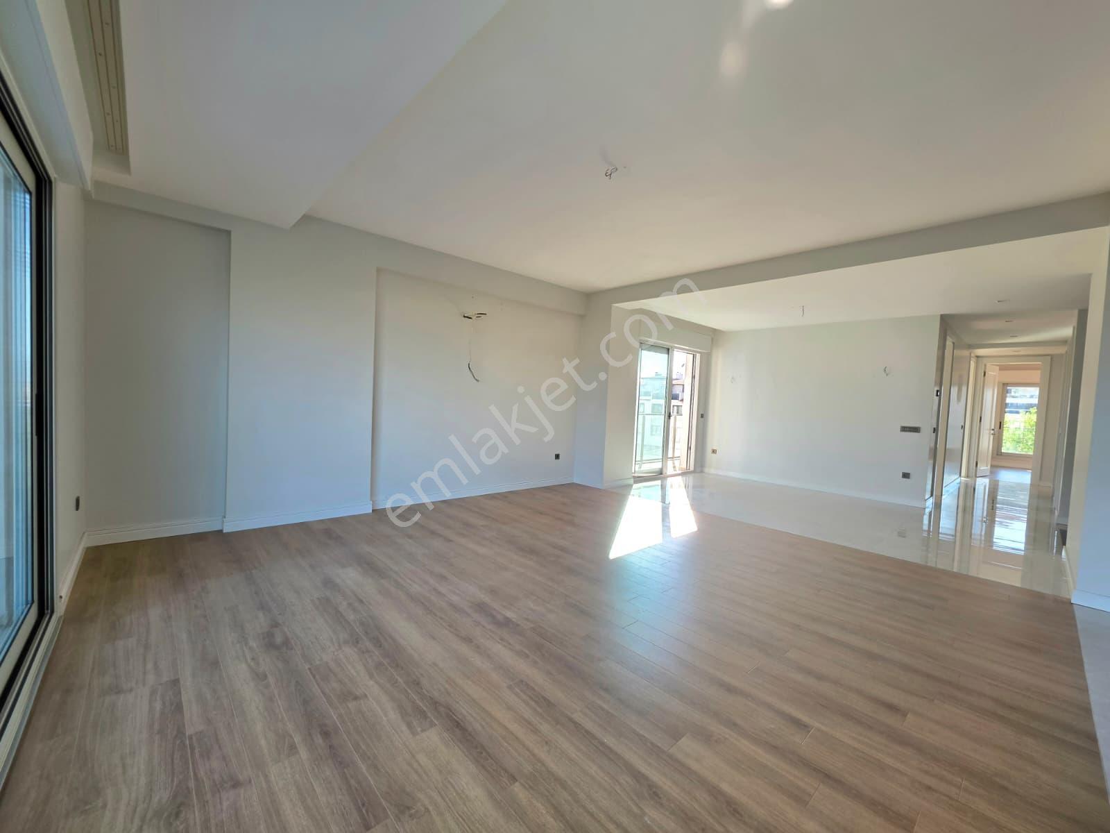Park Marine'de Doğa Ve Şehir Manzaralı 215 M² Ara Kat 4,5+1 - Görsel 19