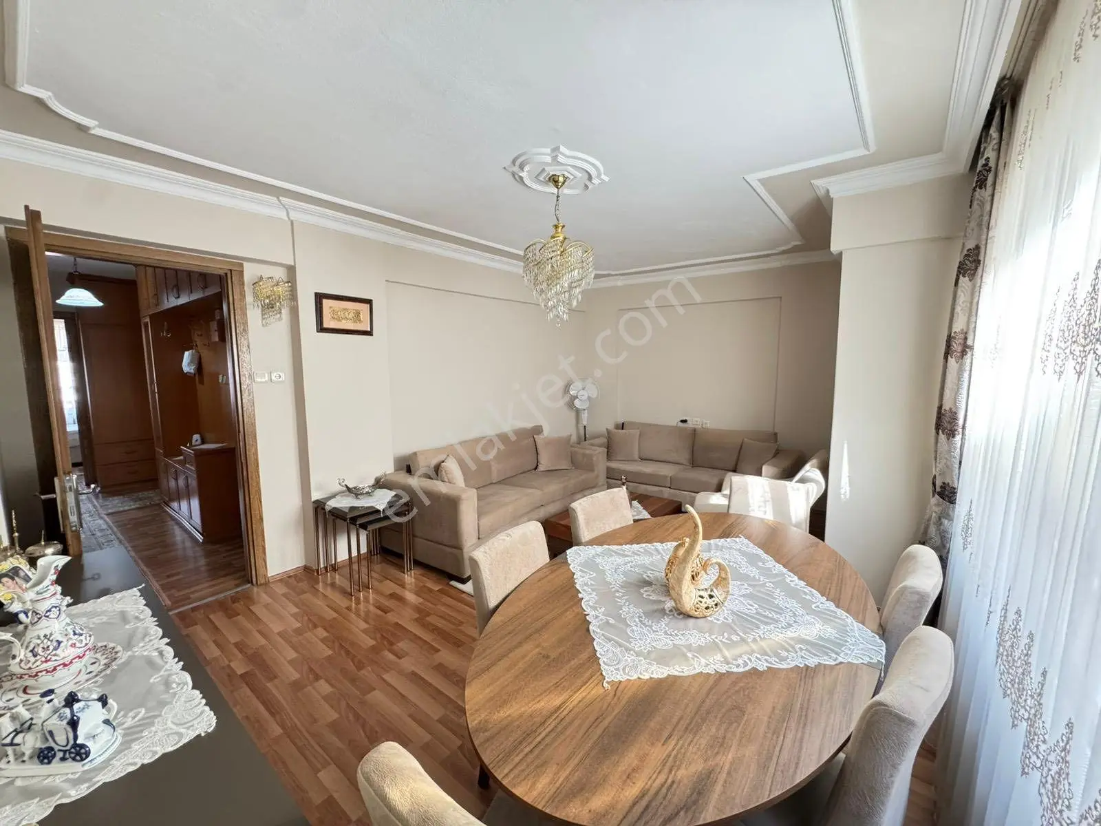 🏡 Göl-san Gayrimenkul’den 🏡 Tam Merkez’de 3+1 Doğalgazlı Satılık Daire !!