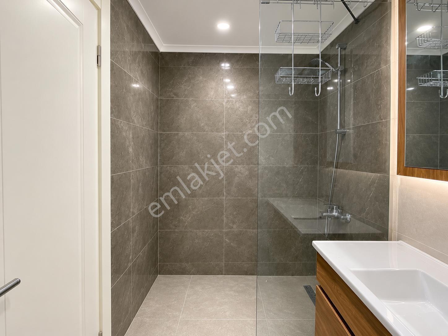 Alaçatı'dan İncek'te Bulvar Yakını 1+1 Eşyalı Kiralık Daire - Görsel 25
