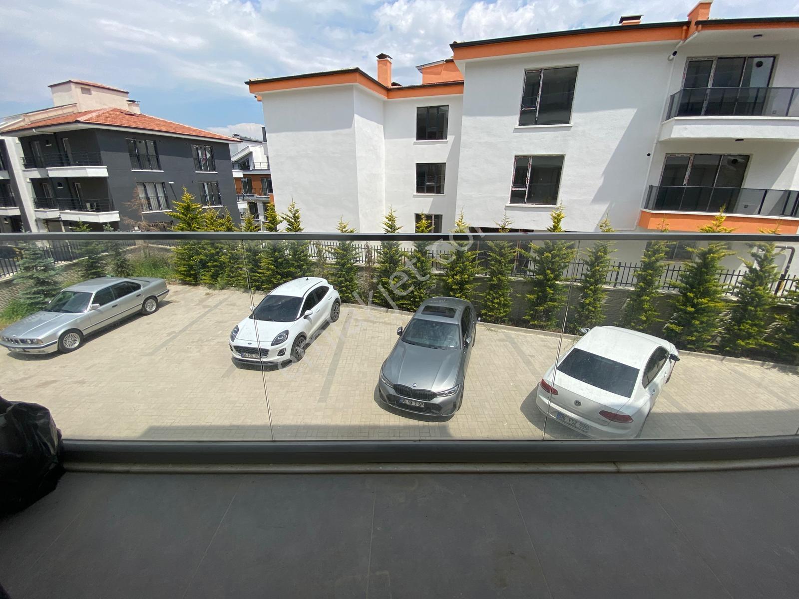 Alaçatı'dan İncek'te Bulvar Yakını 1+1 Eşyalı Kiralık Daire - Görsel 21