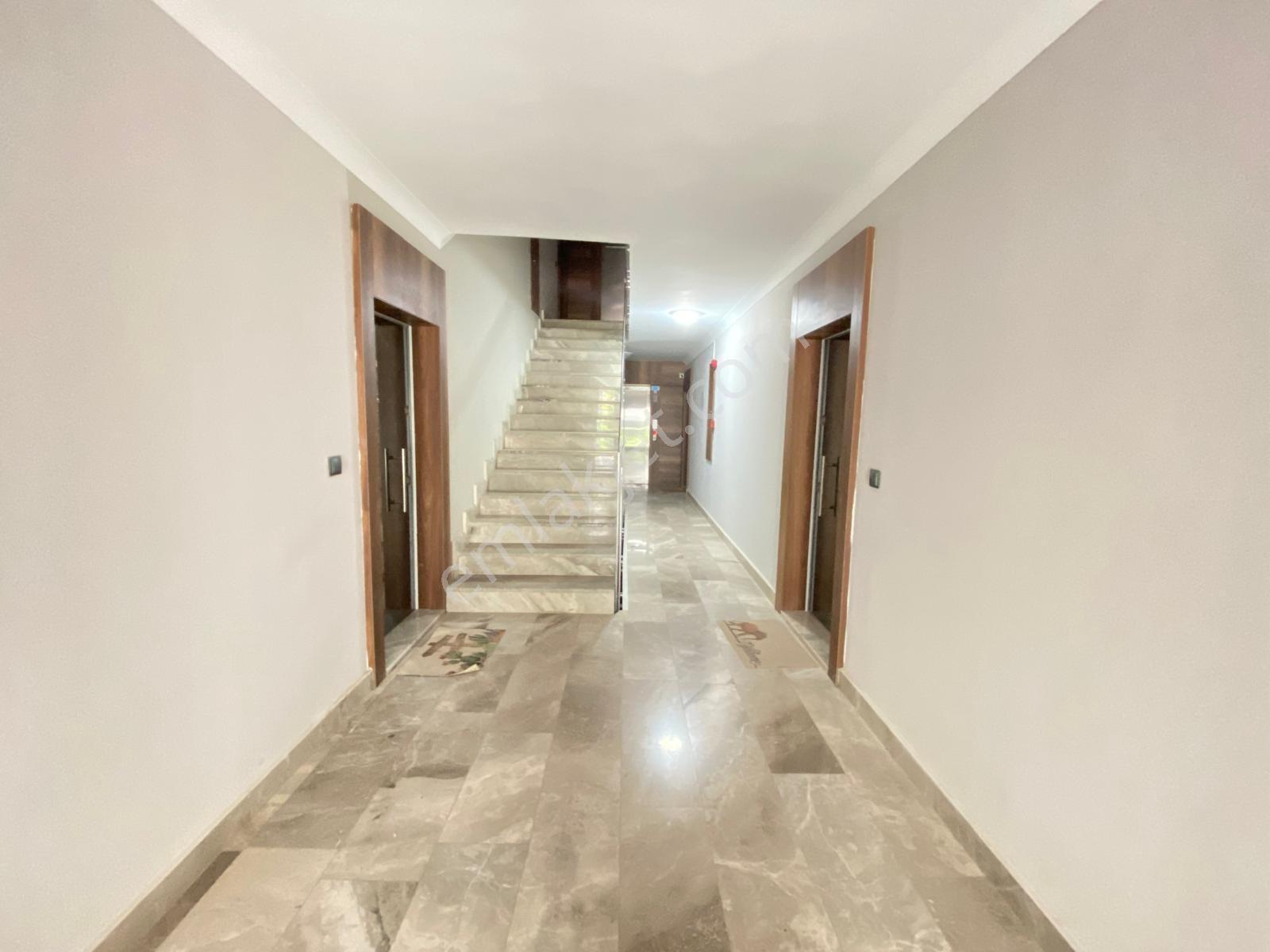 Alaçatı'dan İncek'te Bulvar Yakını 1+1 Eşyalı Kiralık Daire - Görsel 15