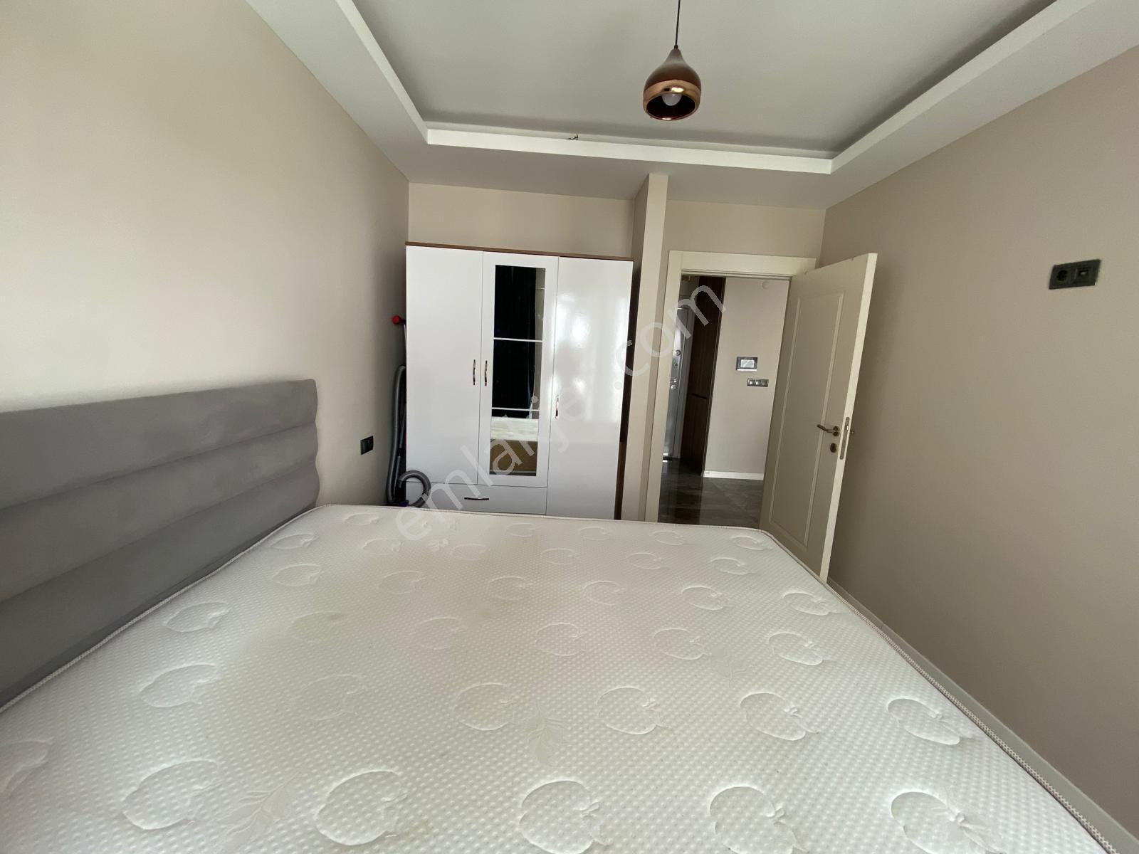 Alaçatı'dan İncek'te Bulvar Yakını 1+1 Eşyalı Kiralık Daire - Görsel 2