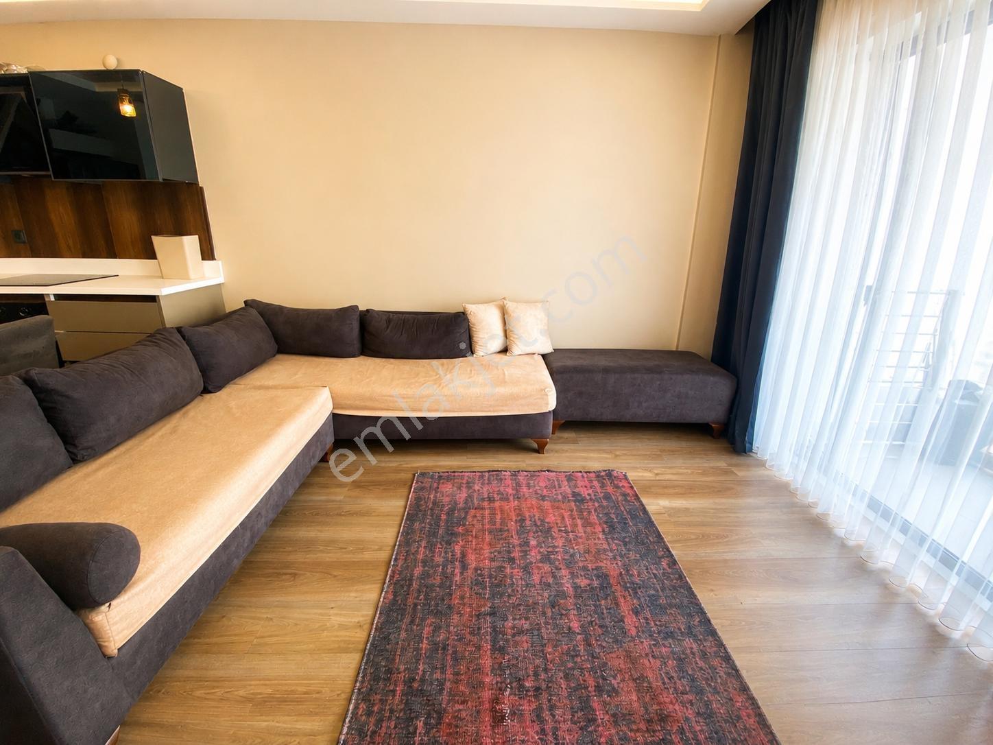 Alaçatı'dan İncek'te Bulvar Yakını 1+1 Eşyalı Kiralık Daire - Görsel 9