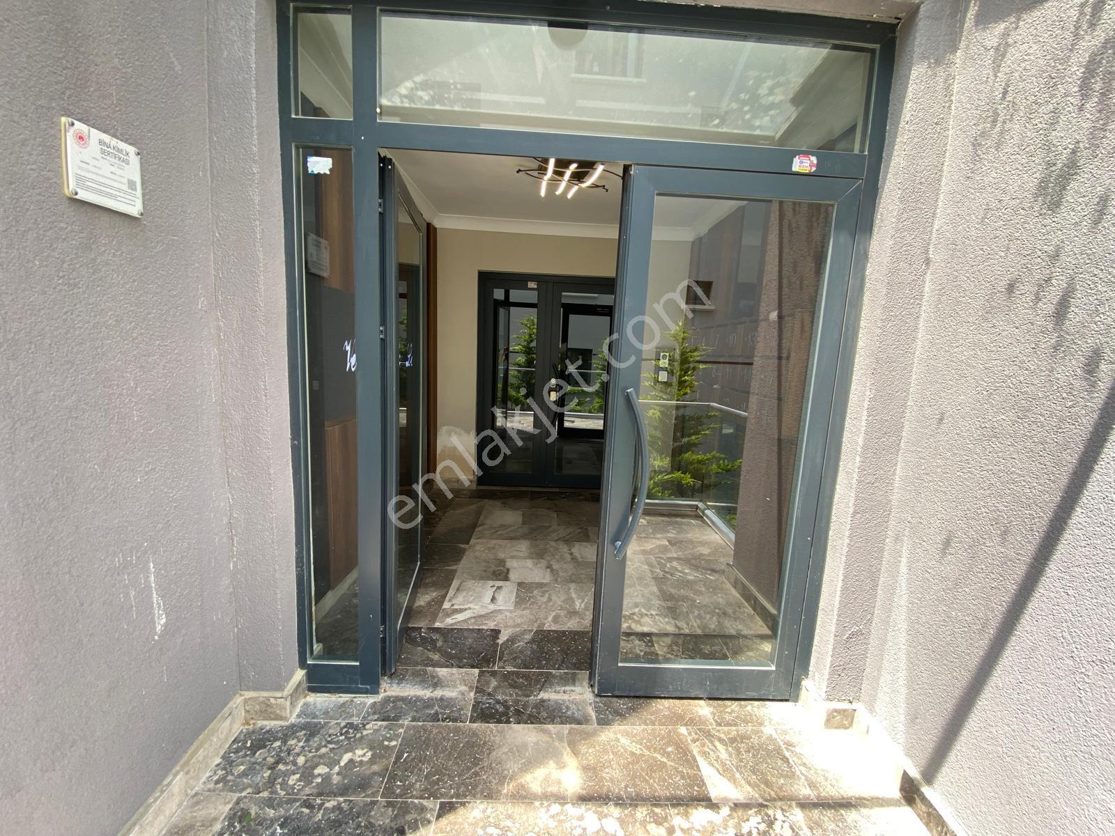 Alaçatı'dan İncek'te Bulvar Yakını 1+1 Eşyalı Kiralık Daire - Görsel 13