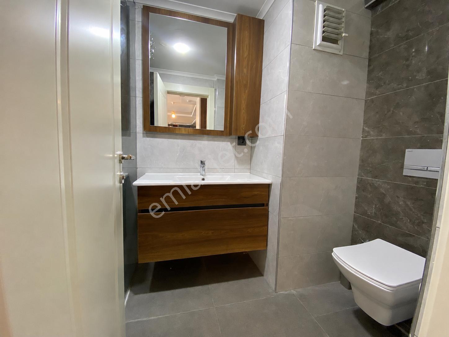 Alaçatı'dan İncek'te Bulvar Yakını 1+1 Eşyalı Kiralık Daire - Görsel 35
