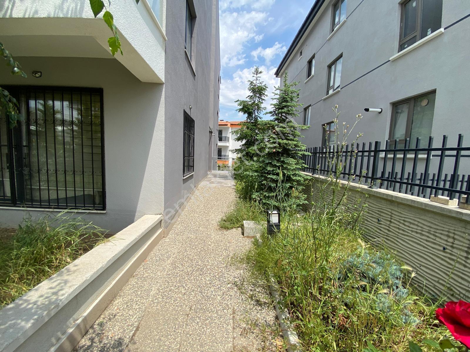 Alaçatı'dan İncek'te Bulvar Yakını 1+1 Eşyalı Kiralık Daire - Görsel 8