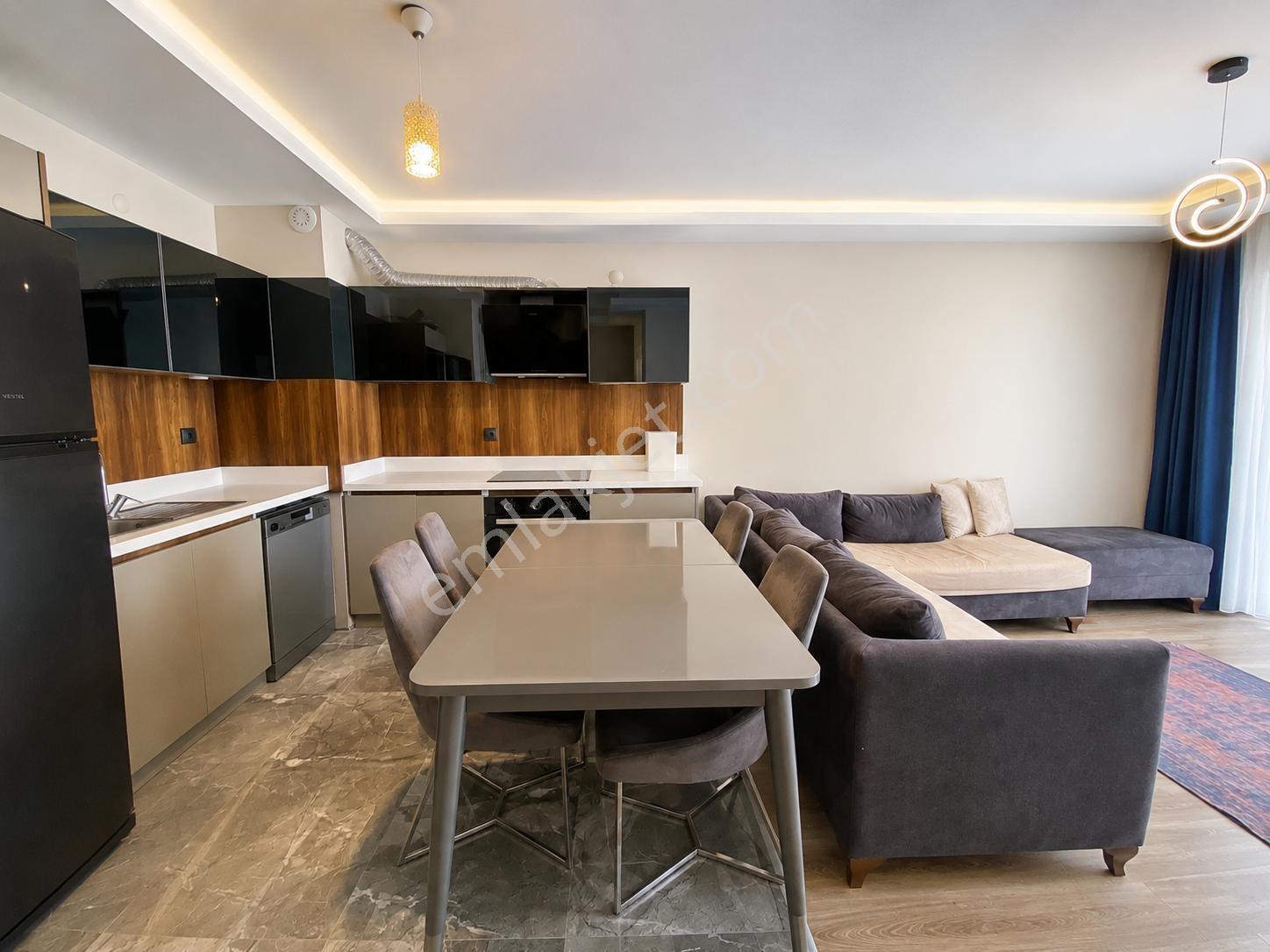 Alaçatı'dan İncek'te Bulvar Yakını 1+1 Eşyalı Kiralık Daire - Görsel 3