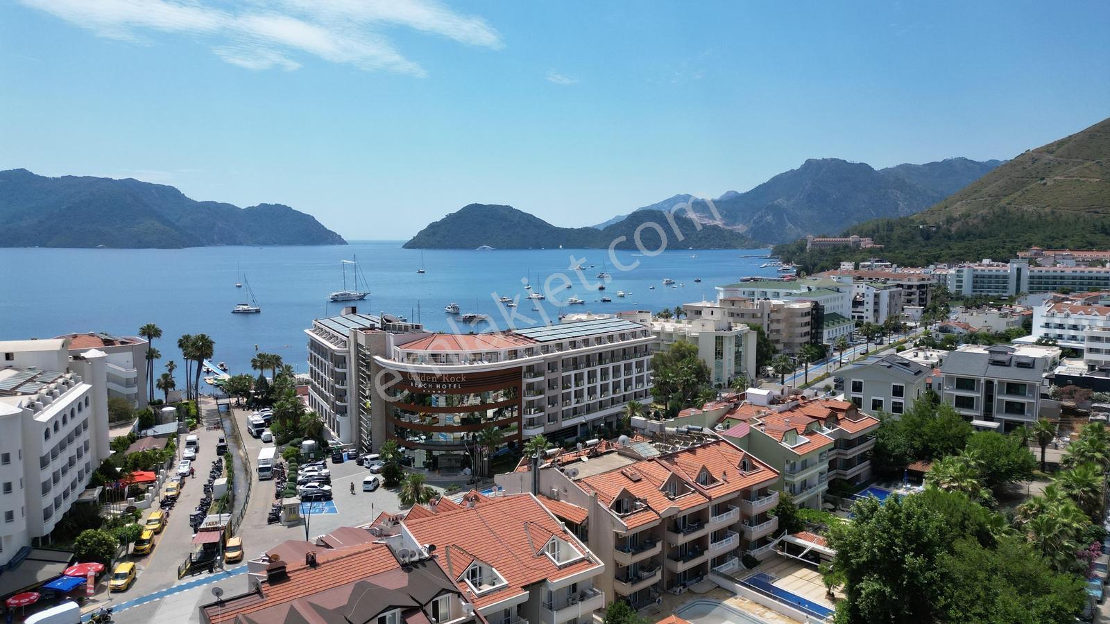 Marmaris Sitelerde Denize 300mt Asansörlü Satılık 4+1 Lüks Daire - Görsel 35