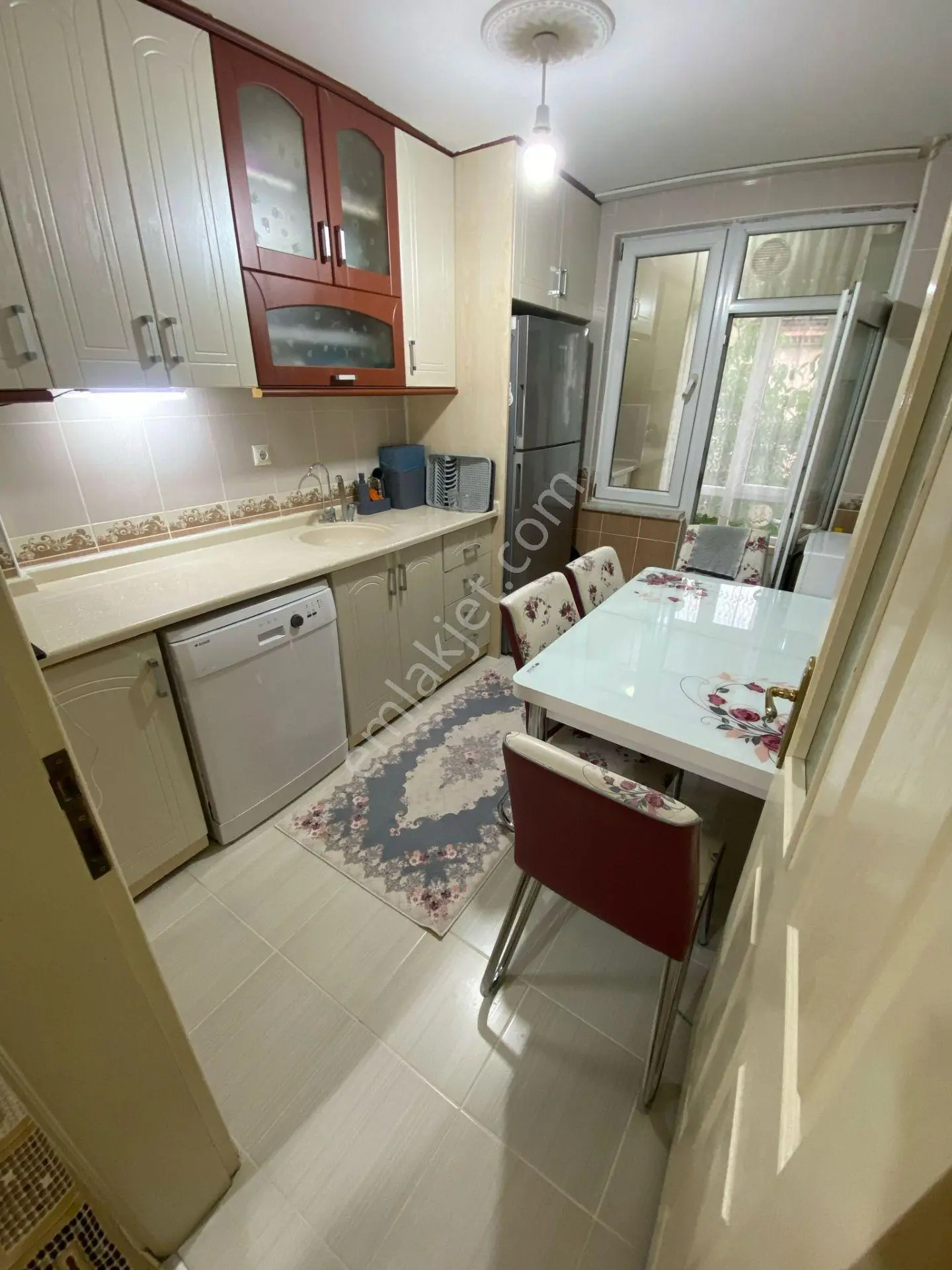 Beyazkent Mahallesinde Müstakil Tadında Satılık Bakımlı Masrafsız Daire - Görsel 4