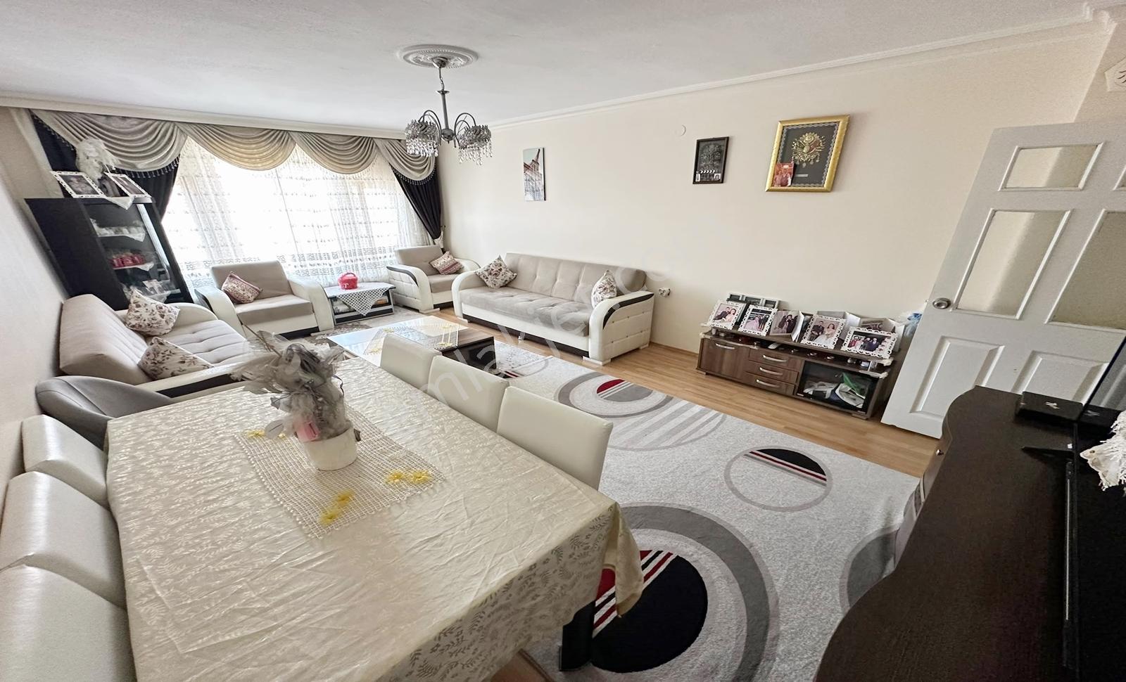 Kanuni'de Asansörlü Ara Kat Cadde Yakını Ön Cephe 3+1 Daire - Görsel 10