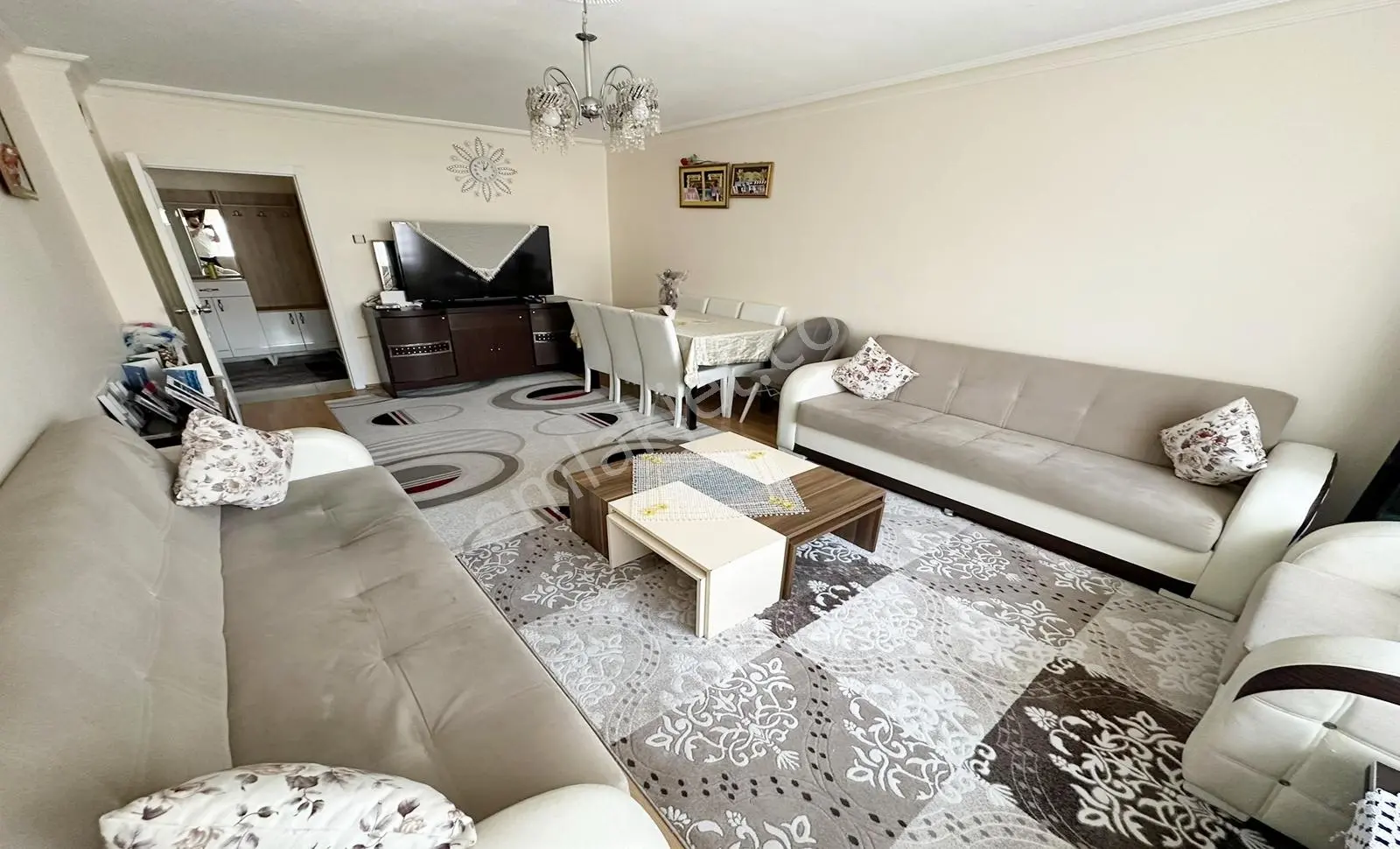Kanuni'de Asansörlü Ara Kat Cadde Yakını Ön Cephe 3+1 Daire - Görsel 7
