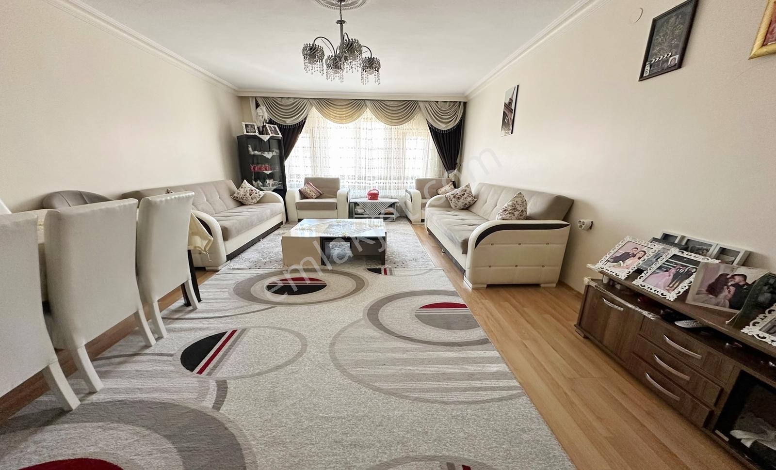 Kanuni'de Asansörlü Ara Kat Cadde Yakını Ön Cephe 3+1 Daire - Görsel 14