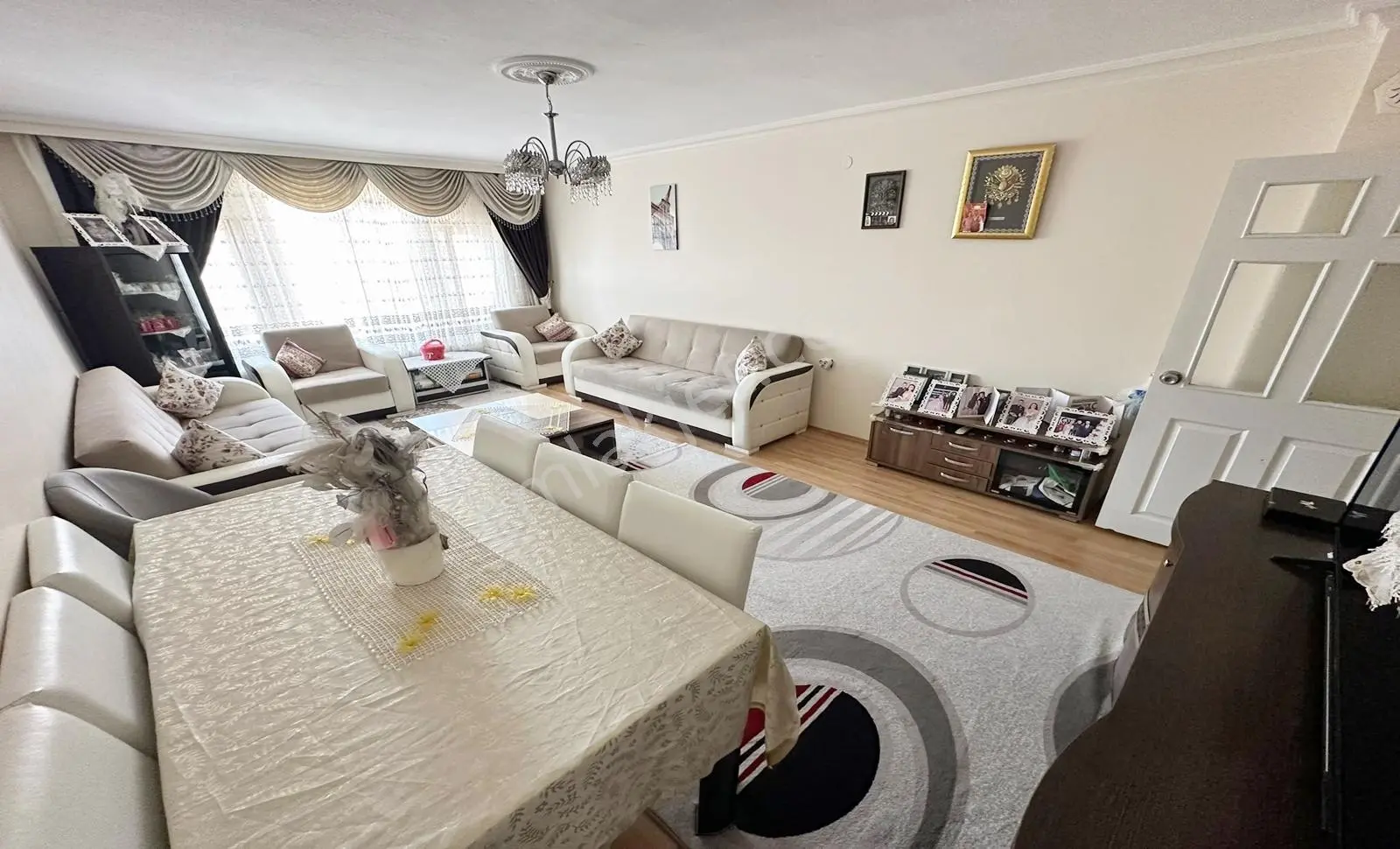 Kanuni'de Asansörlü Ara Kat Cadde Yakını Ön Cephe 3+1 Daire - Görsel 8
