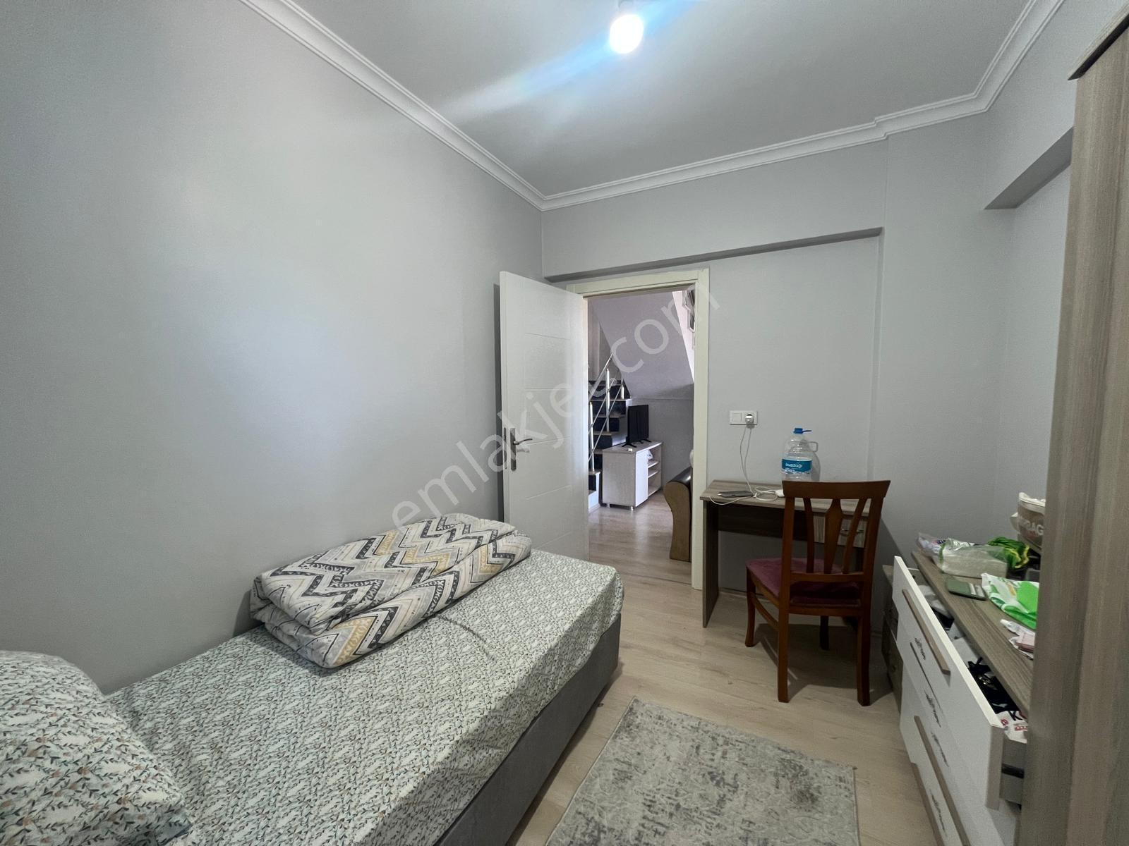 Kemalpaşada Elif Evler Sitesi Kiralık Eşyalı 4+1 Dubleks - Görsel 17