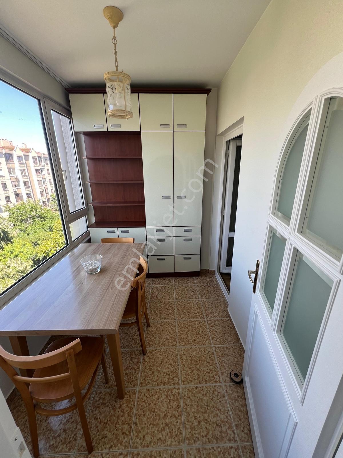 Ataköy Gazi Sitesi Süper Konum 140m2 3+1 Mobilyalı Kiralık Daire - Görsel 25